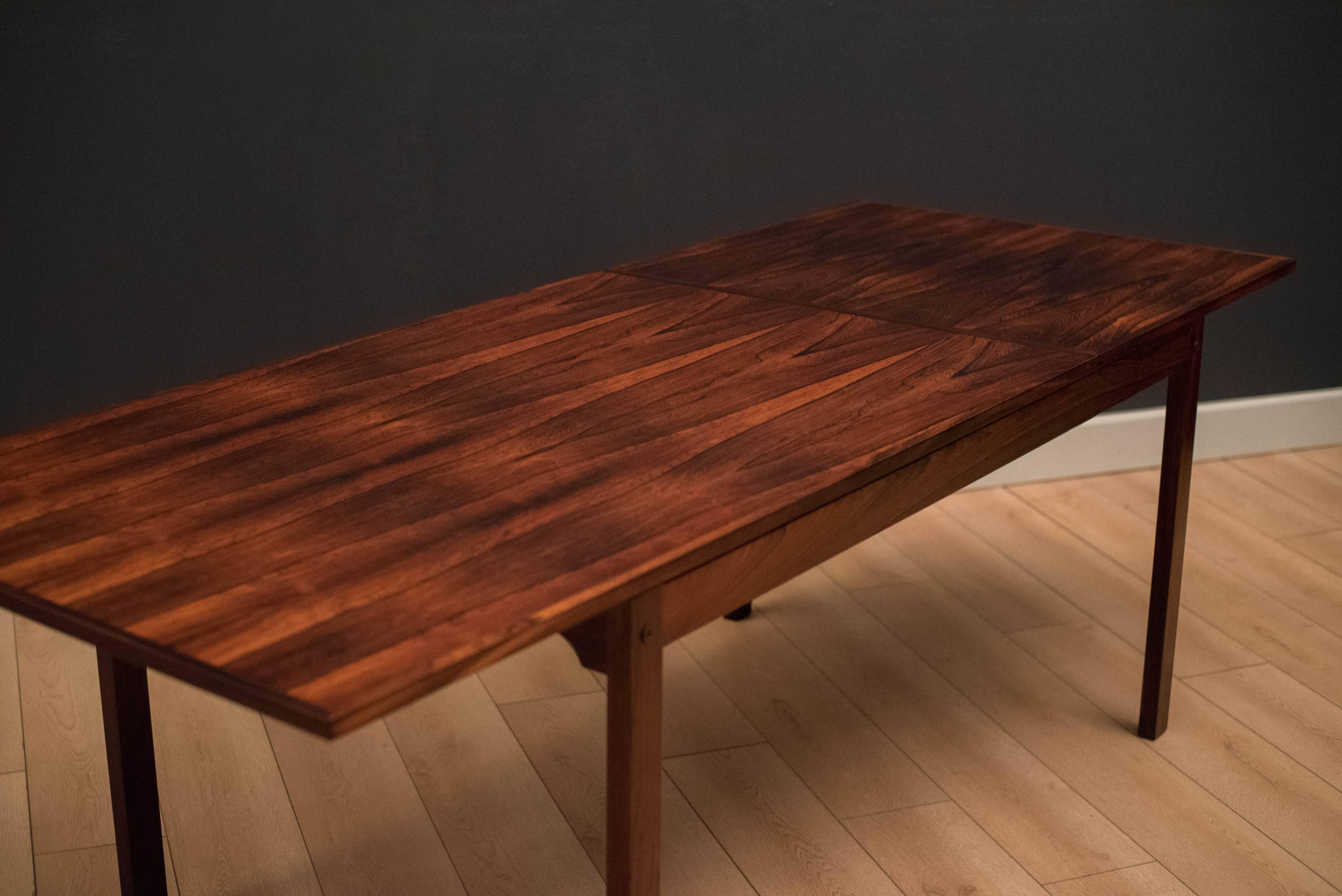 Mid Century Rosewood Dining Table with Extended Leaf In Good Condition In San Jose, CA