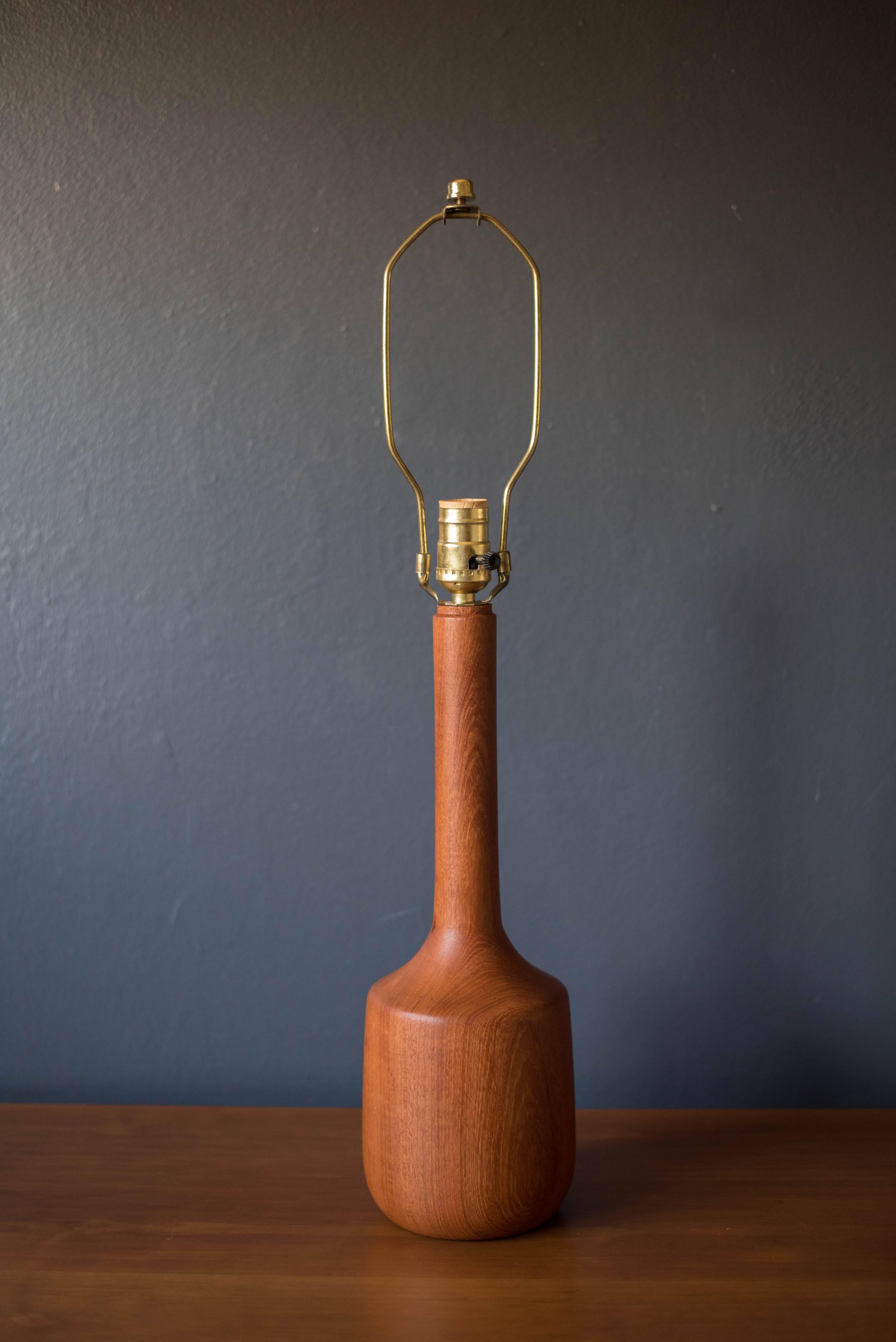 Mid-Century Modern Teak Lamp In Good Condition In San Jose, CA