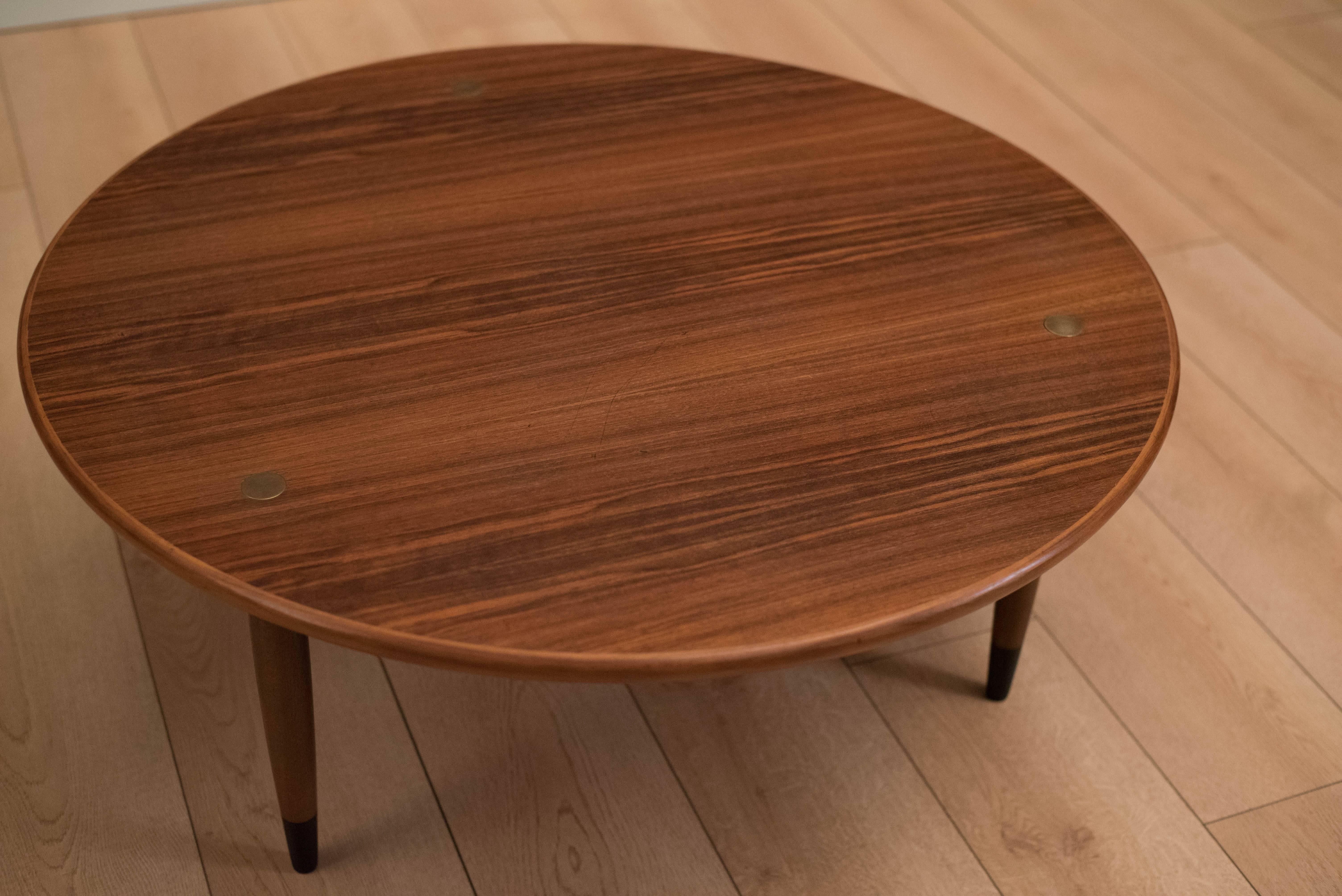 Midcentury DUX Round Walnut Coffee Table In Good Condition In San Jose, CA