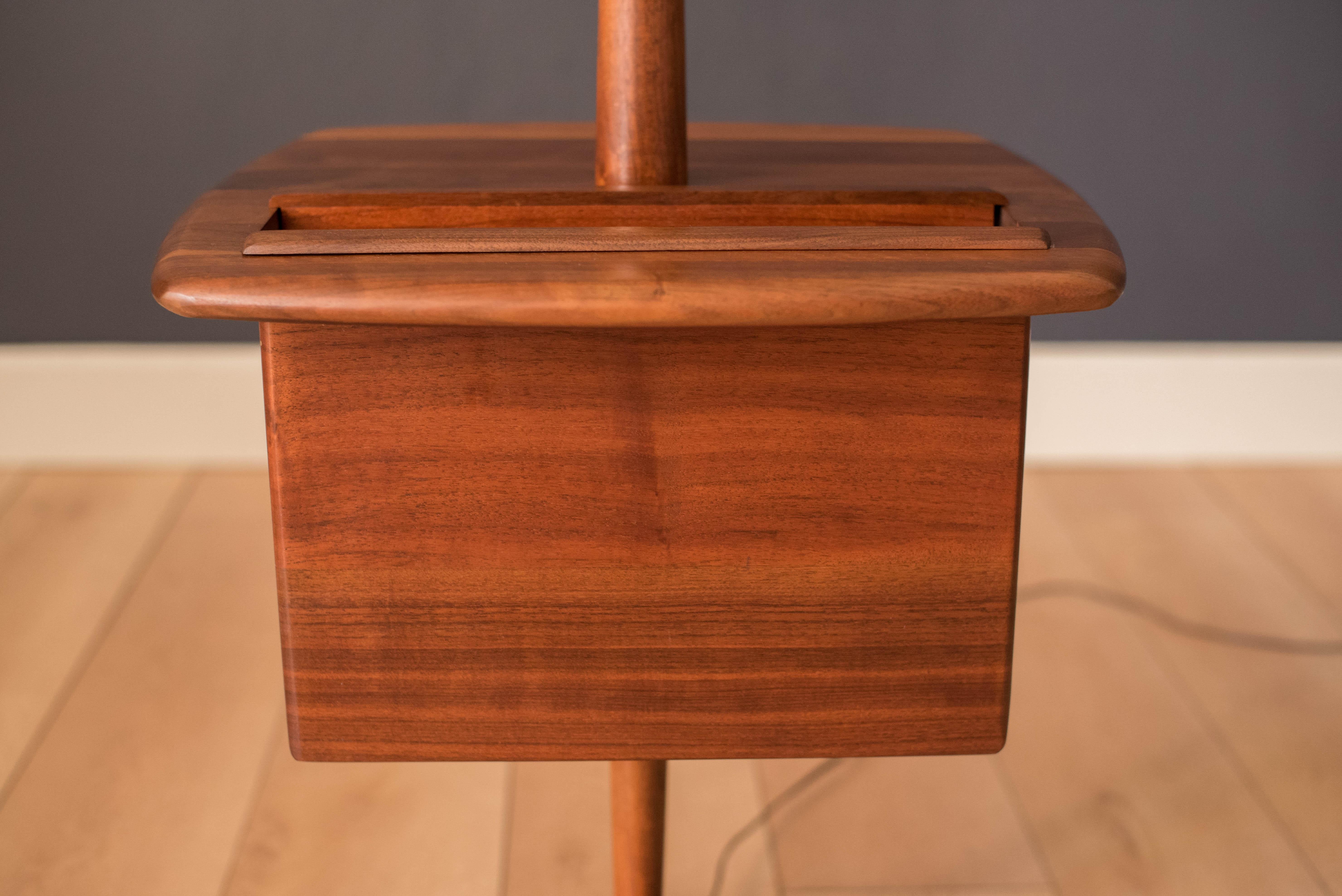 Mid Century Walnut Laurel Floor Lamp with Magazine Rack In Good Condition In San Jose, CA