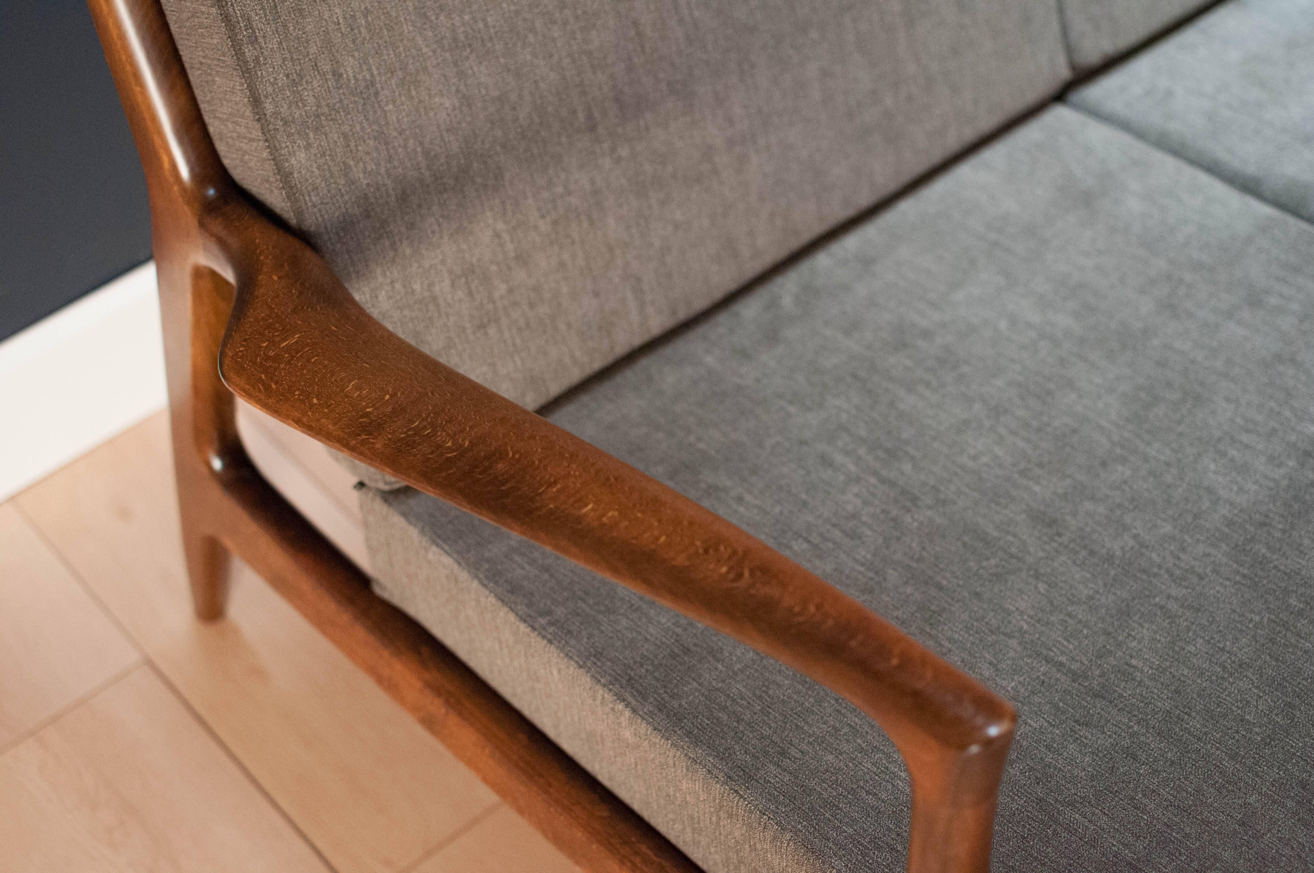 selig couch