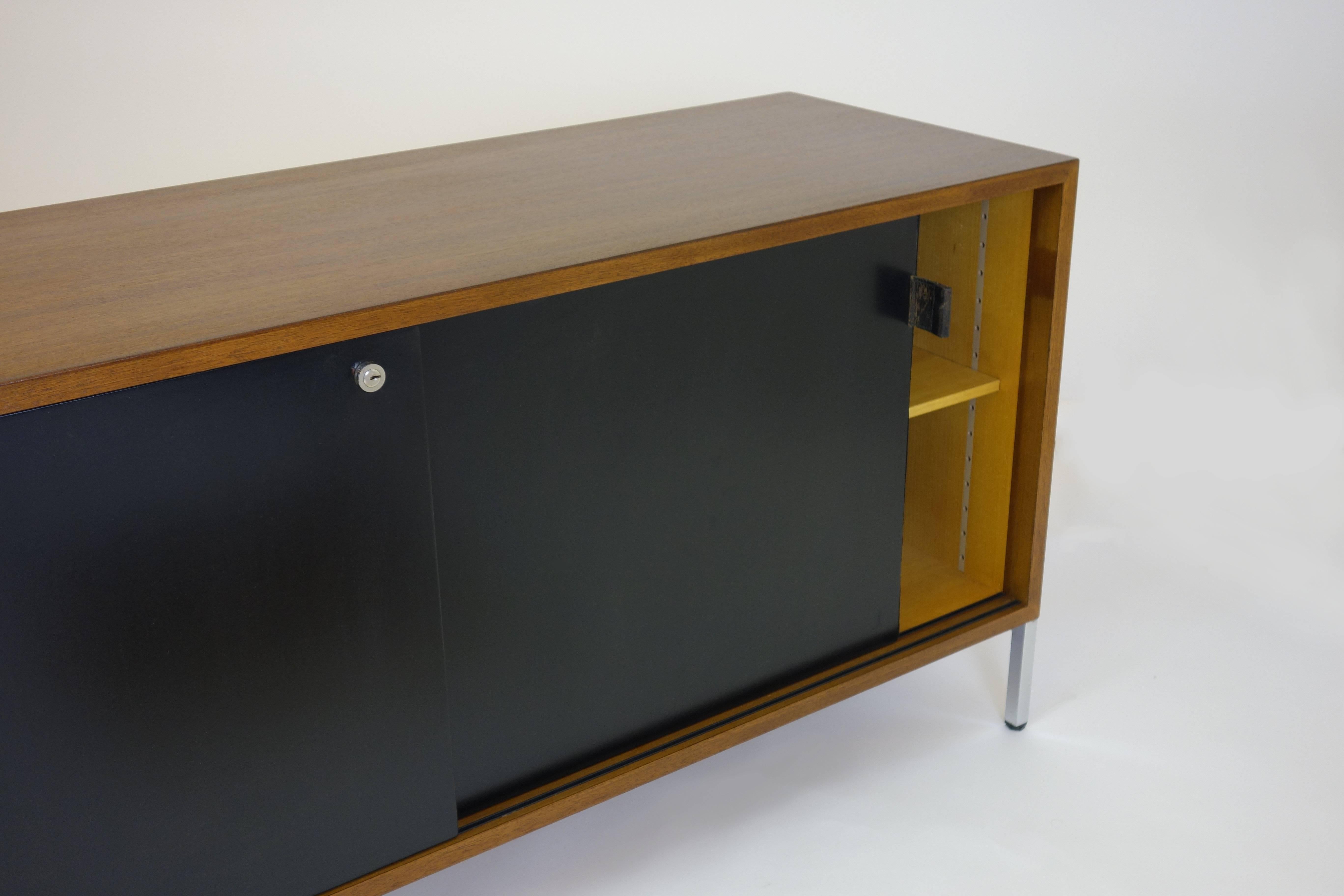 Mid-Century Modern Sideboard by Florence Knoll in Veneered Walnut Credenza Bureau Commode Cabinet For Sale