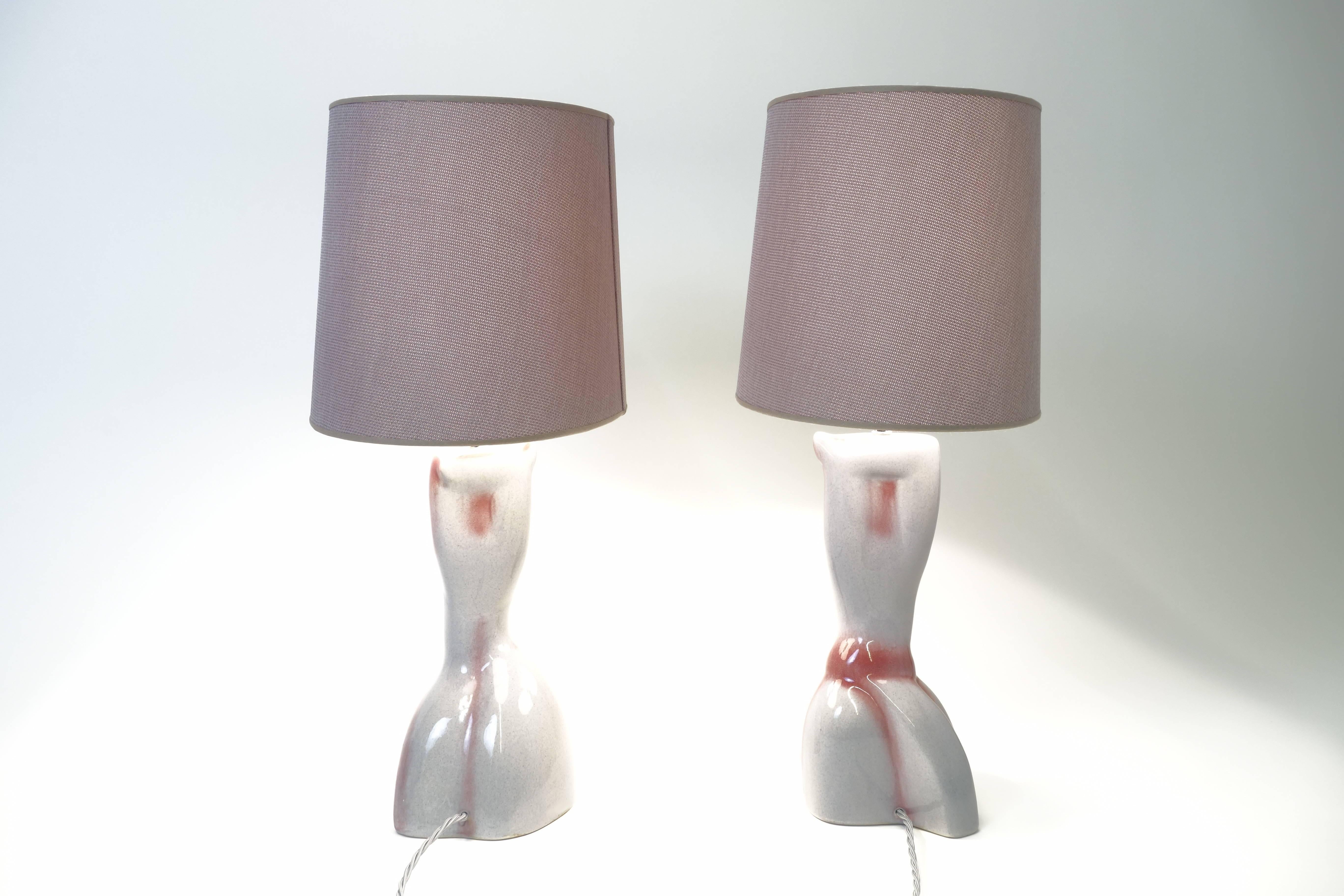 Two Art Deco Tablelamps of Glazed Ceramic with Mauve Shades For Sale 1