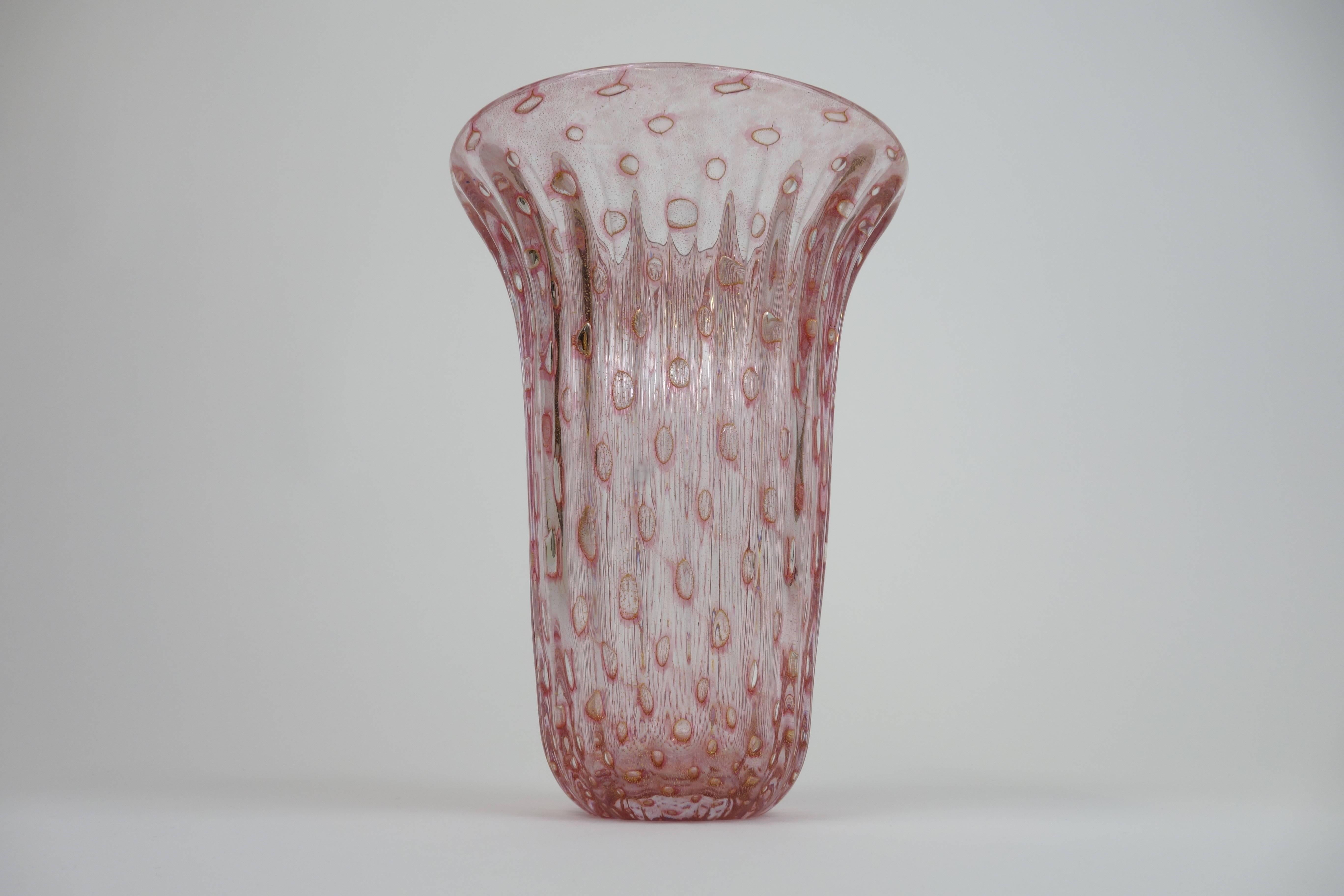 Mid-Century Modern Handblown Fluted Murano Glass Vase by Fratelli Toso, Italy, 1950 For Sale