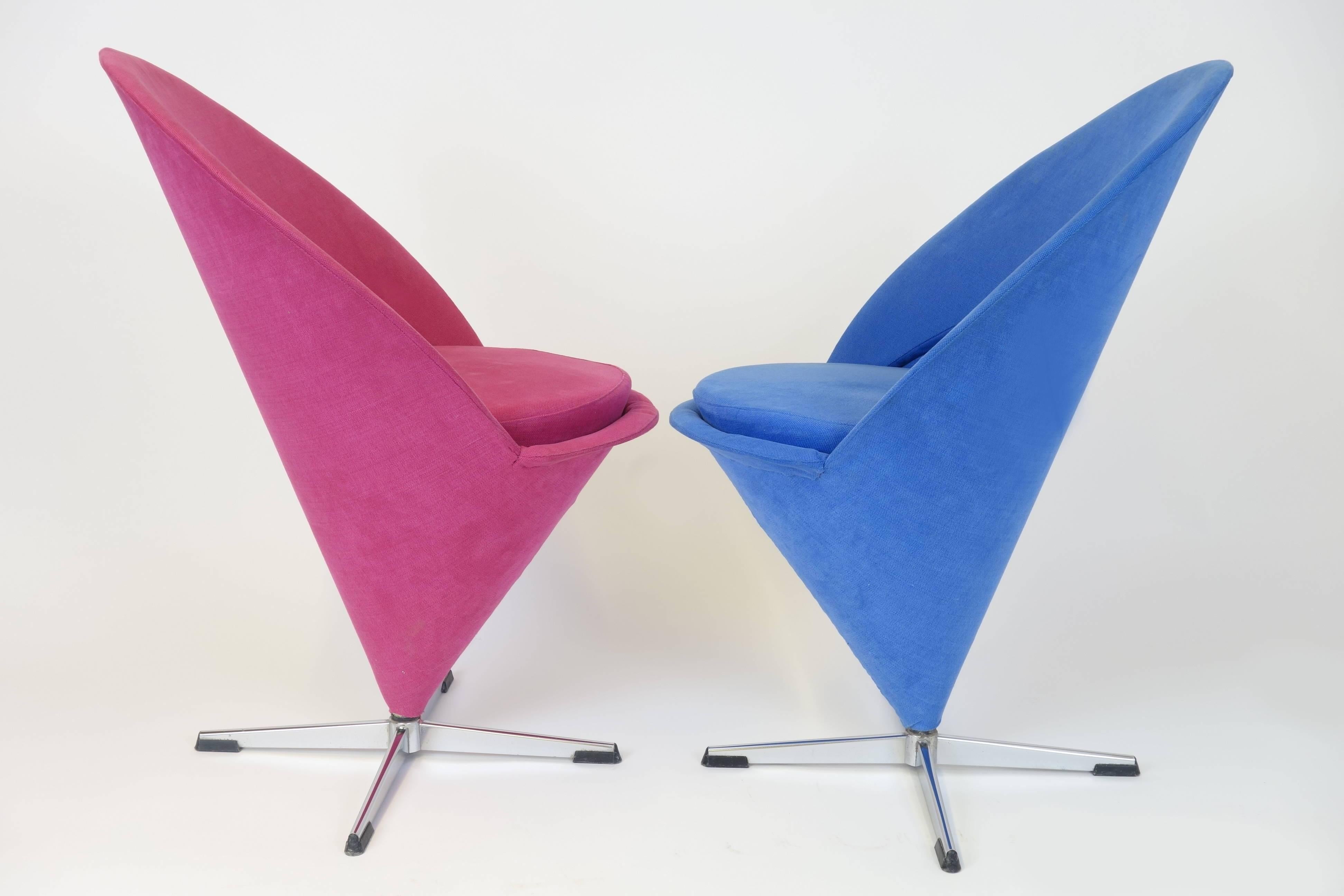 Mid-Century Modern Verner Panton Design Pair of Cone Chairs Vitra Blue Red Denmark Original Nehl For Sale