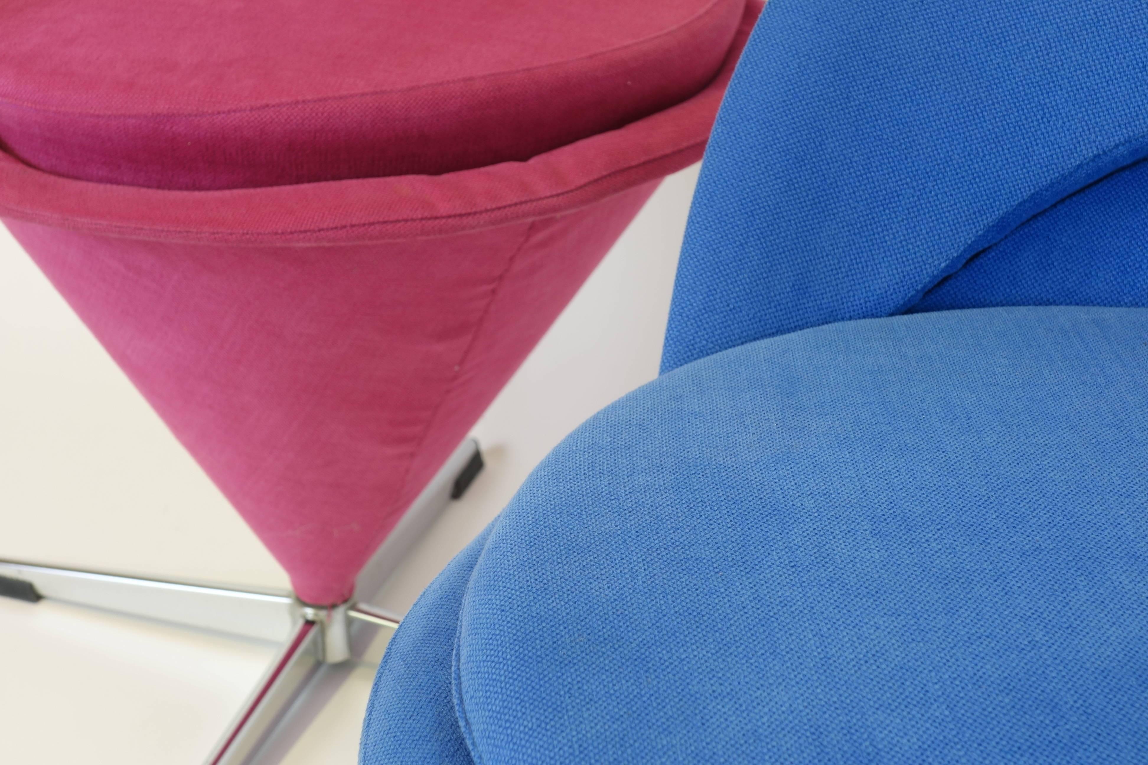 Verner Panton Design Pair of Cone Chairs Vitra Blue Red Denmark Original Nehl In Excellent Condition For Sale In Perchtoldsdorf, AT
