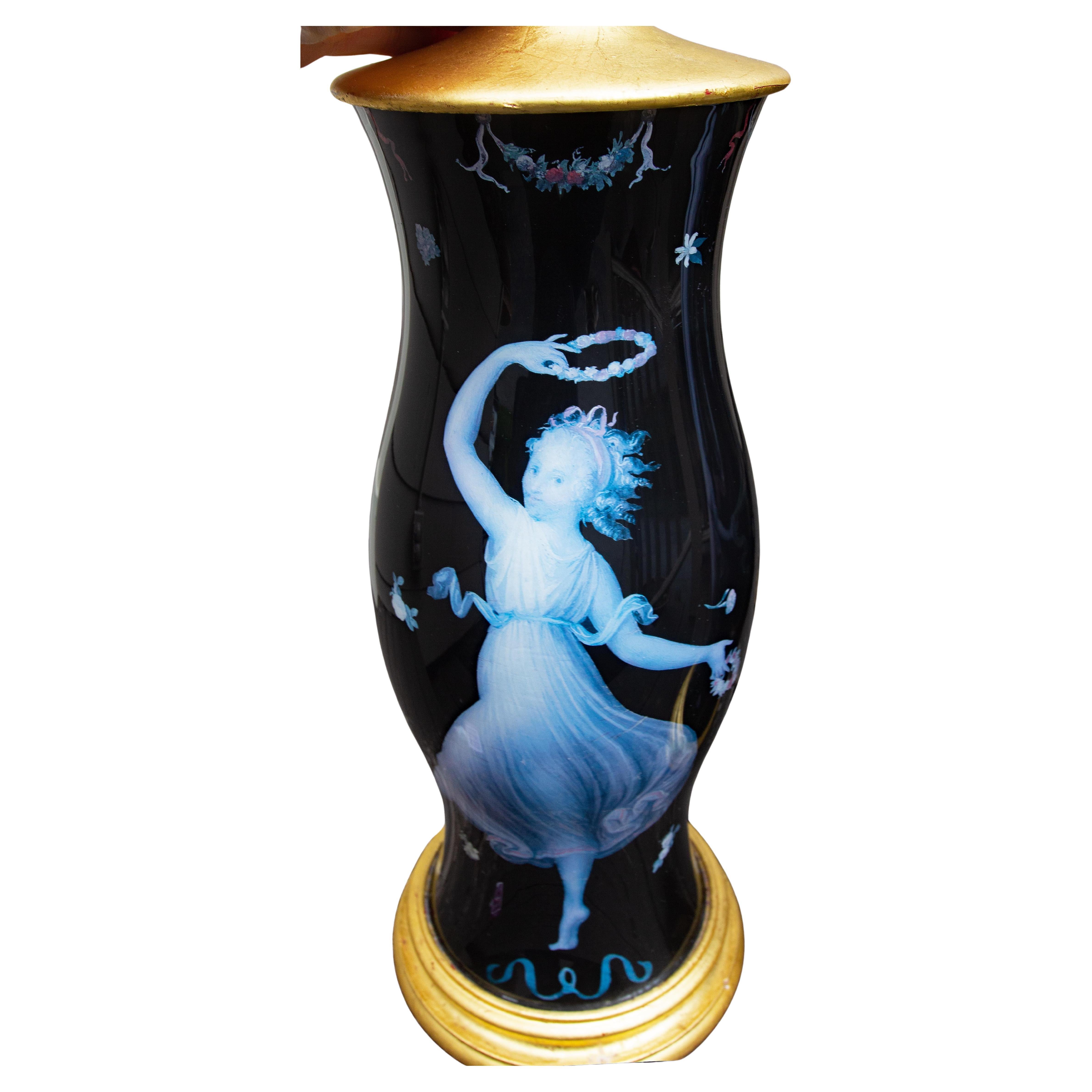 Paire de lampes Décalcomanie de style néoclassique du milieu du siècle avec abat-jour en soie Bon état - En vente à Rochester, NY