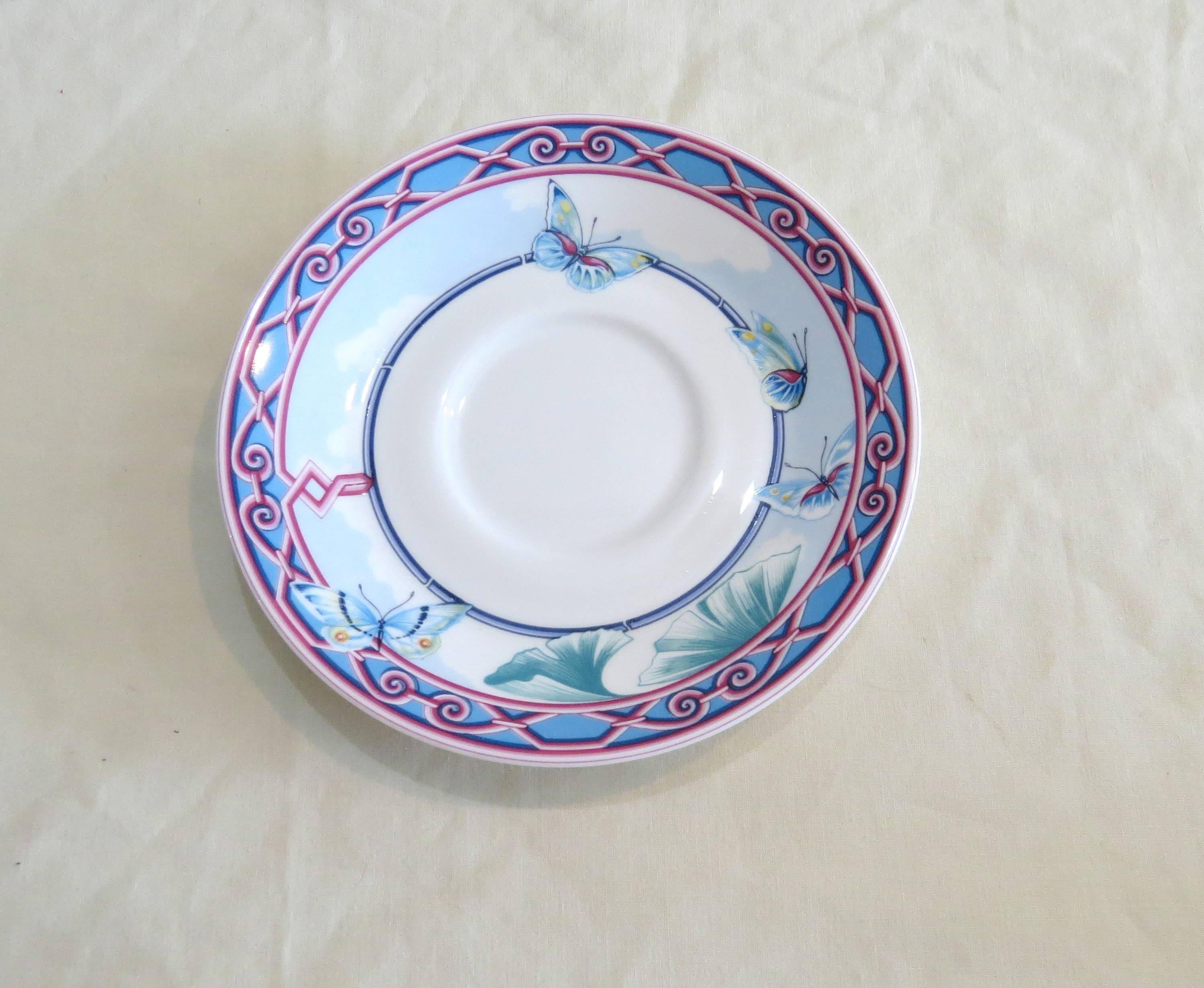 Hermes Papillons Porcelain Tea Cup with Plate, Set of 16 Pieces In Excellent Condition For Sale In Lahaska, PA