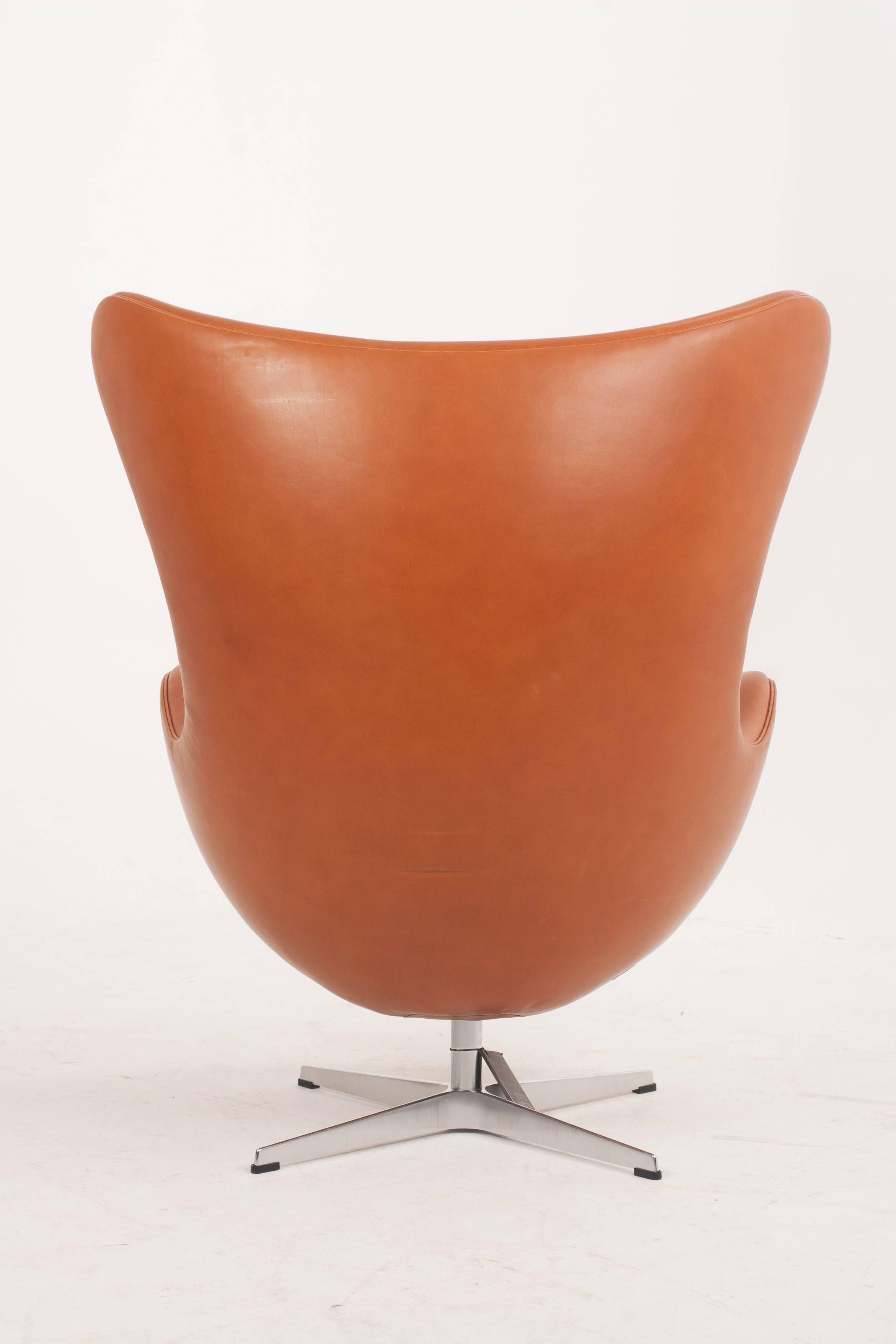 Danish Arne Jacobsen Egg Chair in Walnut Elegance Soft Leather for Fritz Hansen
