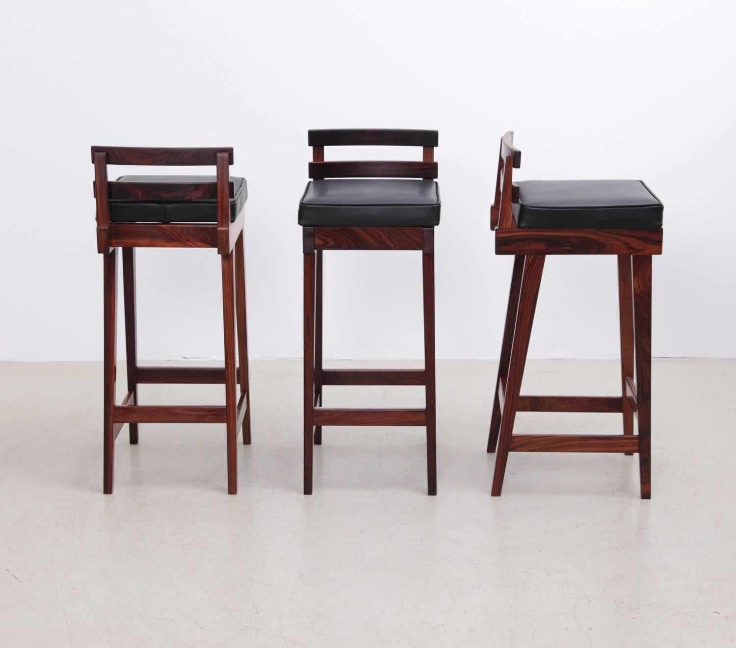 Set of Three Erik Buck Rosewood Bar Stools for Dyrlund In Excellent Condition In Berlin, DE