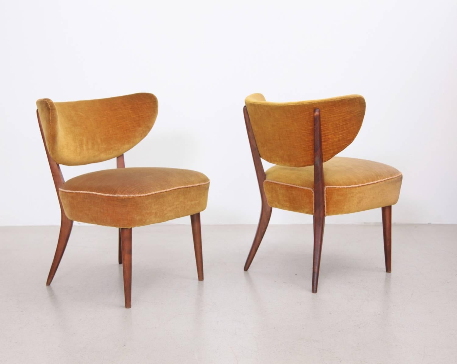 Mid-Century Modern Pair of 1950s German Curved Back Chairs by Arch, Traulsen in Mohair Fabric