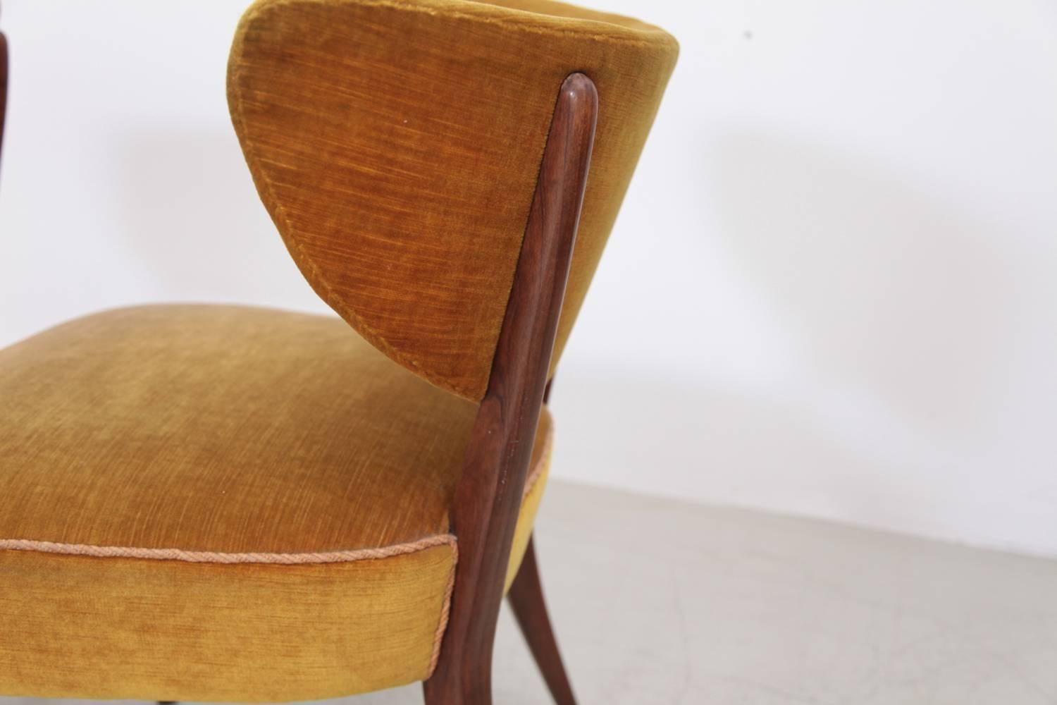 Pair of 1950s German Curved Back Chairs by Arch, Traulsen in Mohair Fabric In Good Condition In Berlin, DE