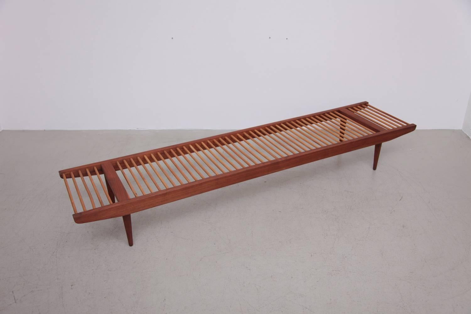 California modern bench or coffee table, designed by Milo Baughman for Glenn of California, circa 1950s in excellent condition.