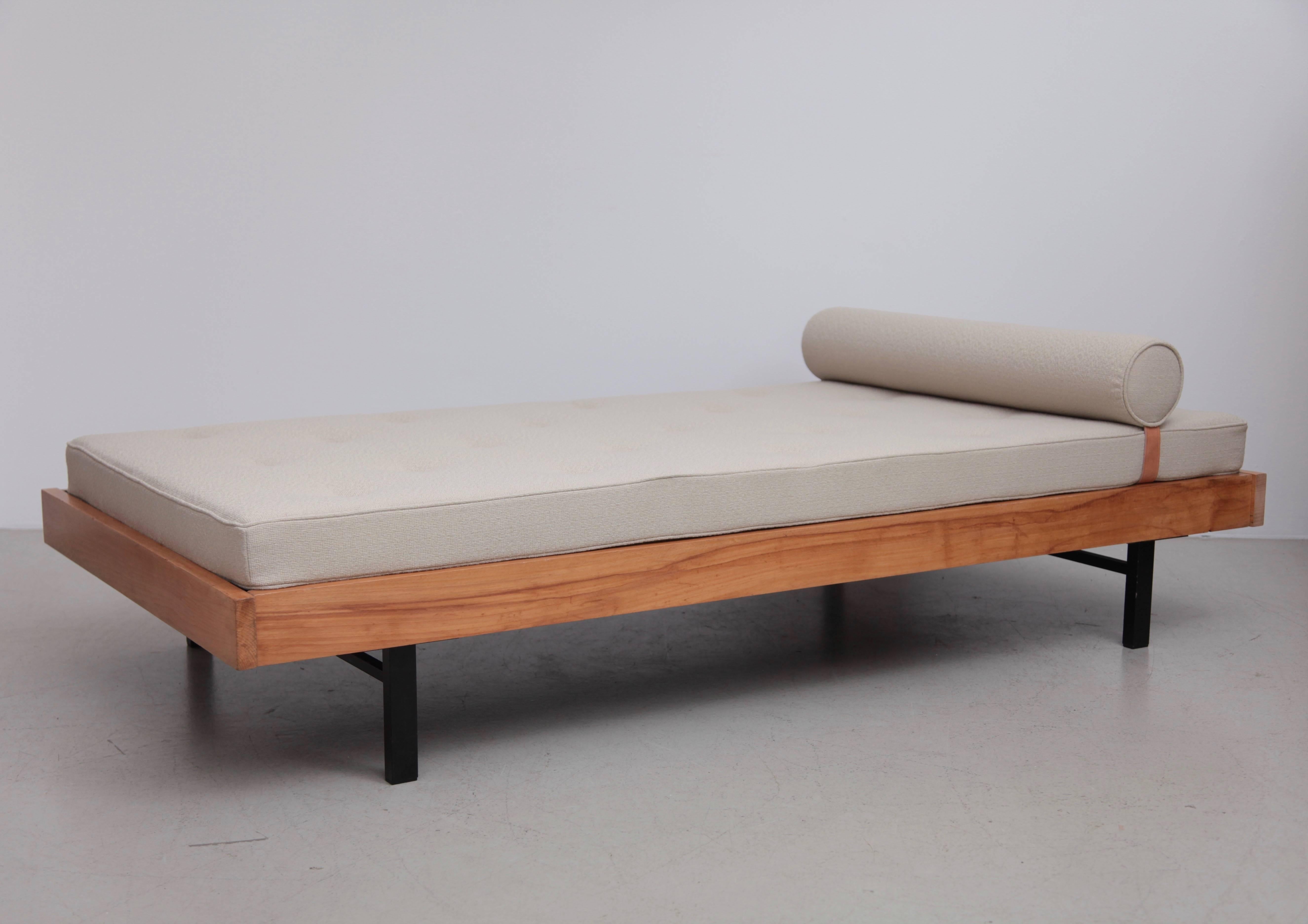 charlotte perriand daybed
