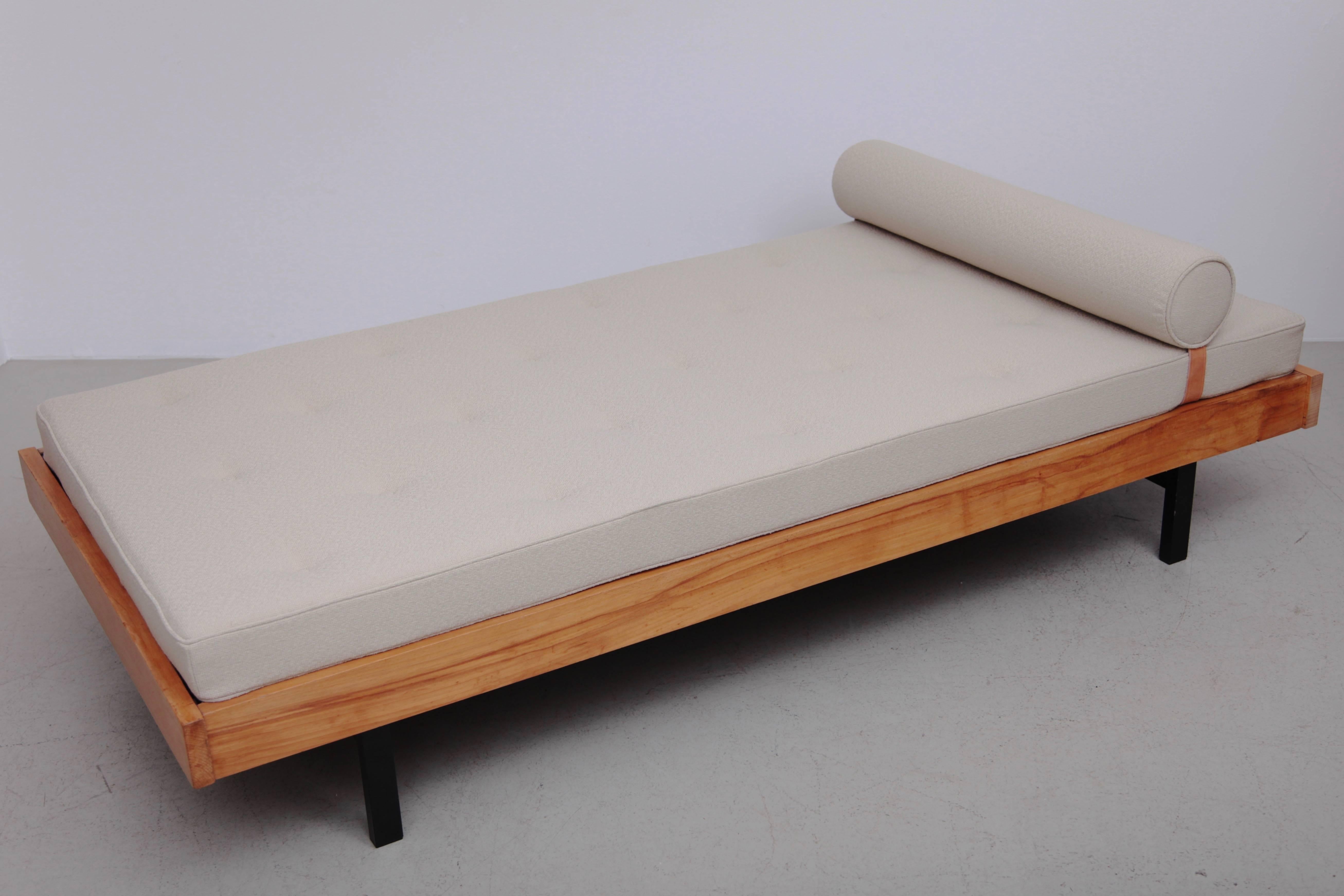 charlotte perriand bed