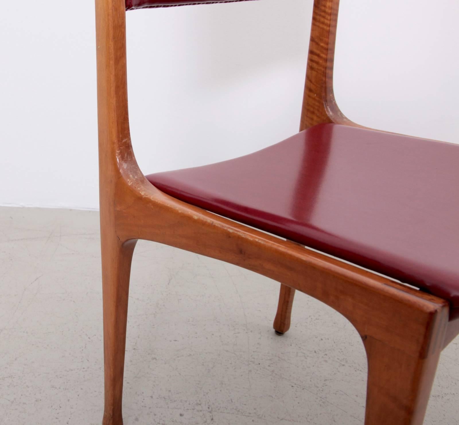 Set of 6 Carlo De Carli Mod 693 Chairs for Cassina in Dark Red Faux Leather In Good Condition In Berlin, DE