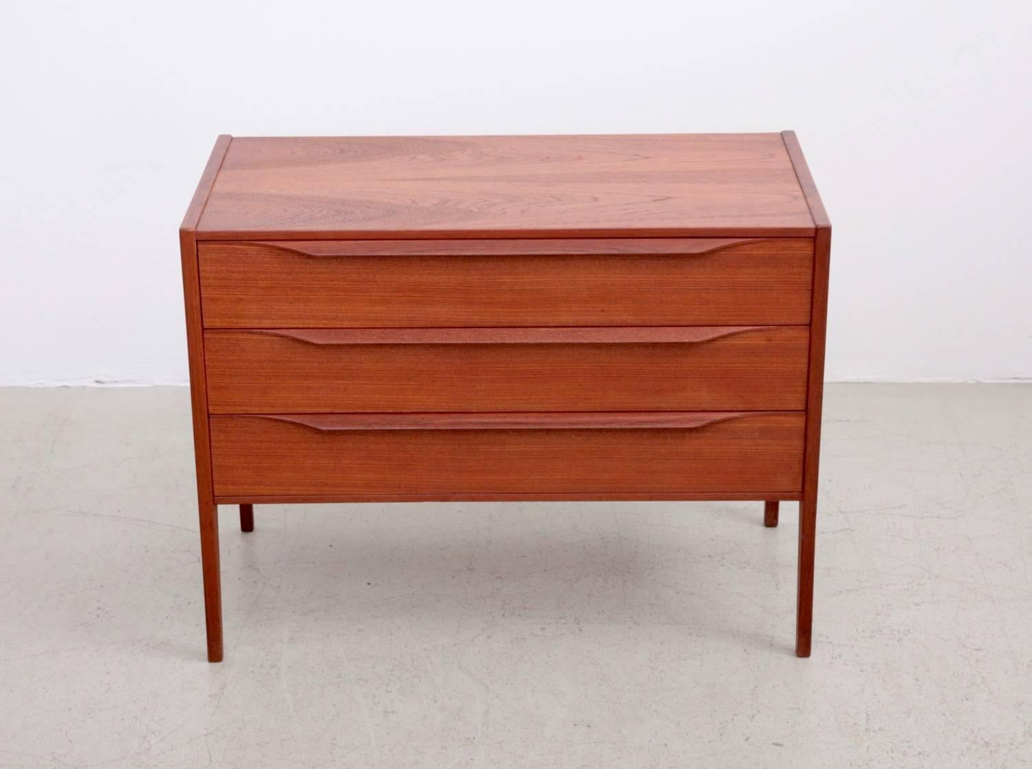Well made Danish teak chest of drawers by Aksel Kjersgaard for Odder in excellent condition.
