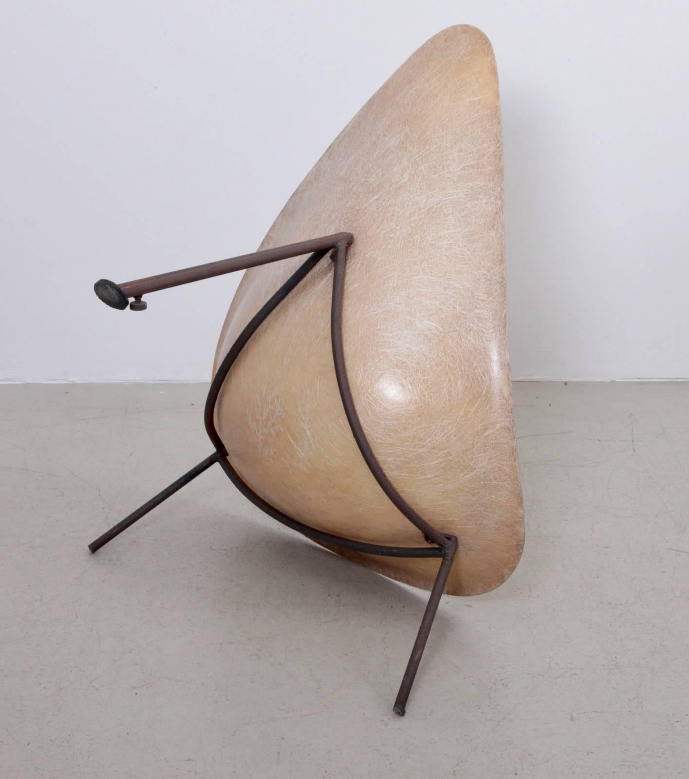 Early French Fiberglass Lounge Chair in Parchment by Ed Merat, France, 1956 1