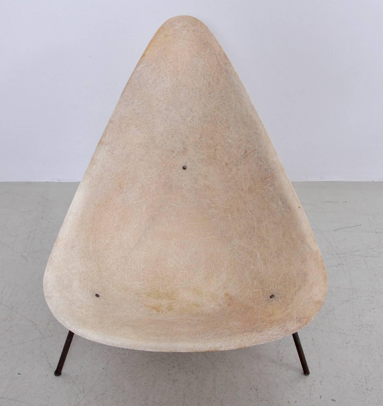Steel Early French Fiberglass Lounge Chair in Parchment by Ed Merat, France, 1956