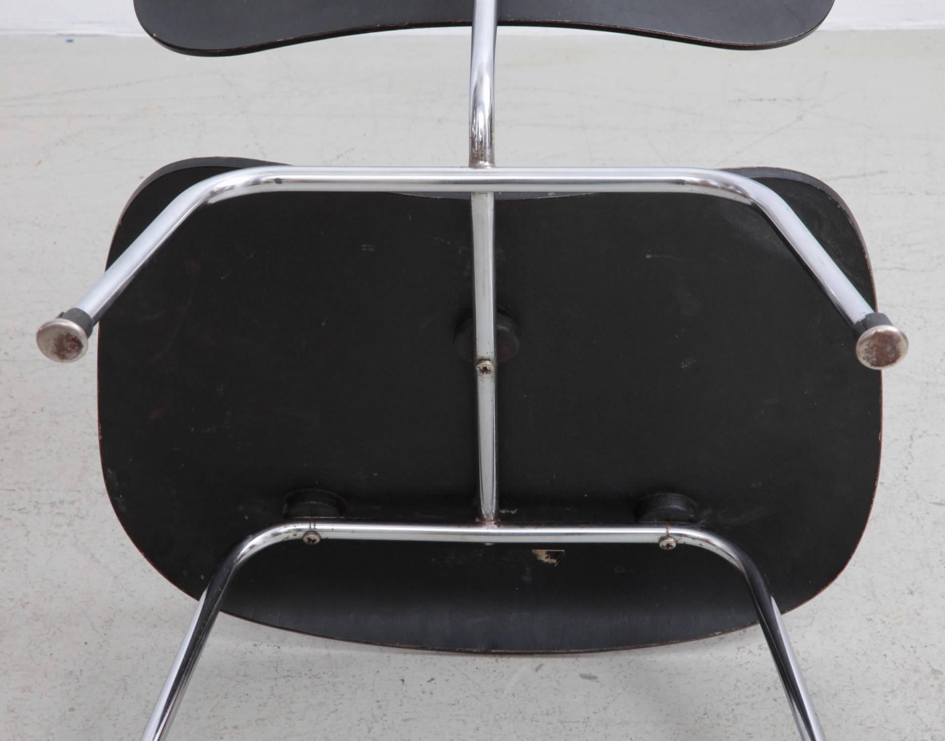 Pair of Early LCM Lounge Chairs by Charles Eames for Herman Miller In Good Condition In Berlin, DE