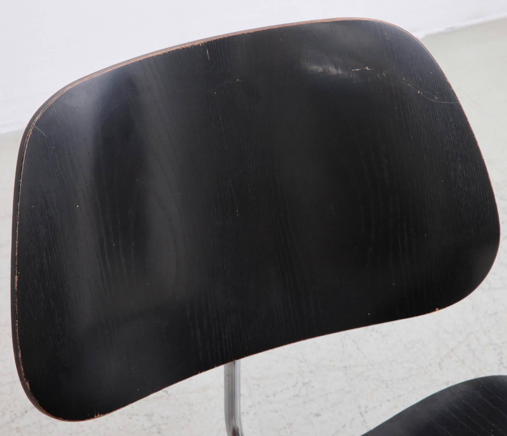 Mid-20th Century Pair of Early LCM Lounge Chairs by Charles Eames for Herman Miller