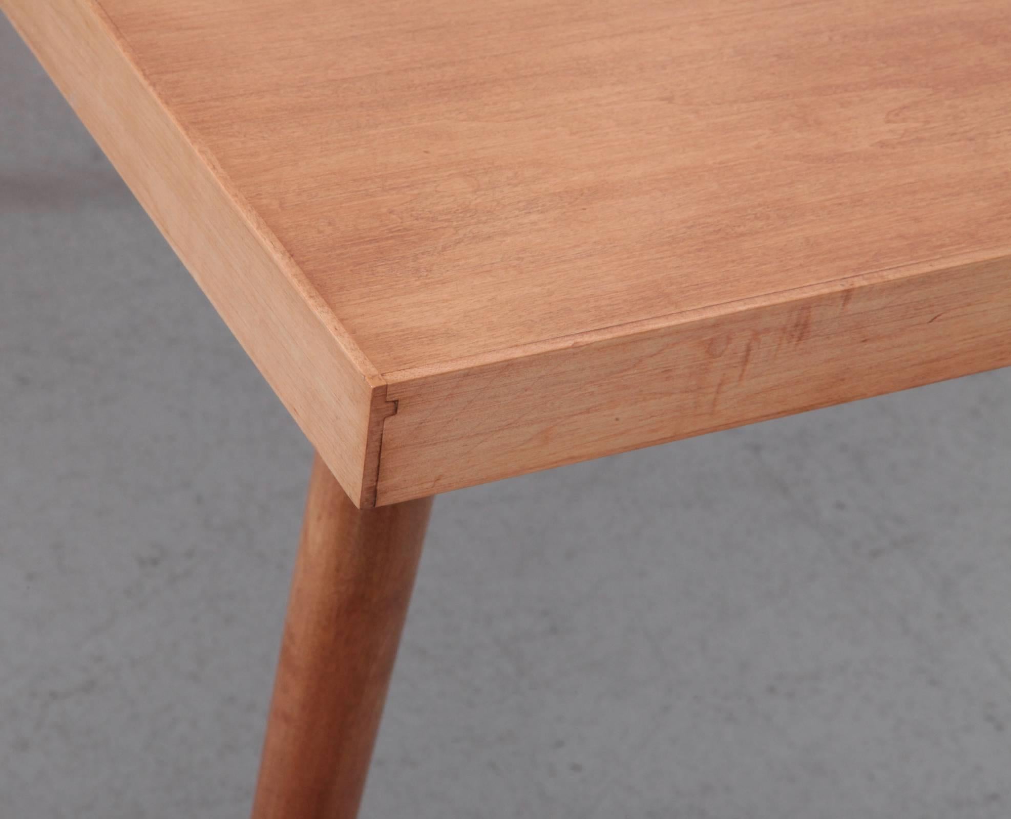 Paul McCobb Planner Group Expandable Drop-Leaf Dining Table In Excellent Condition In Berlin, DE