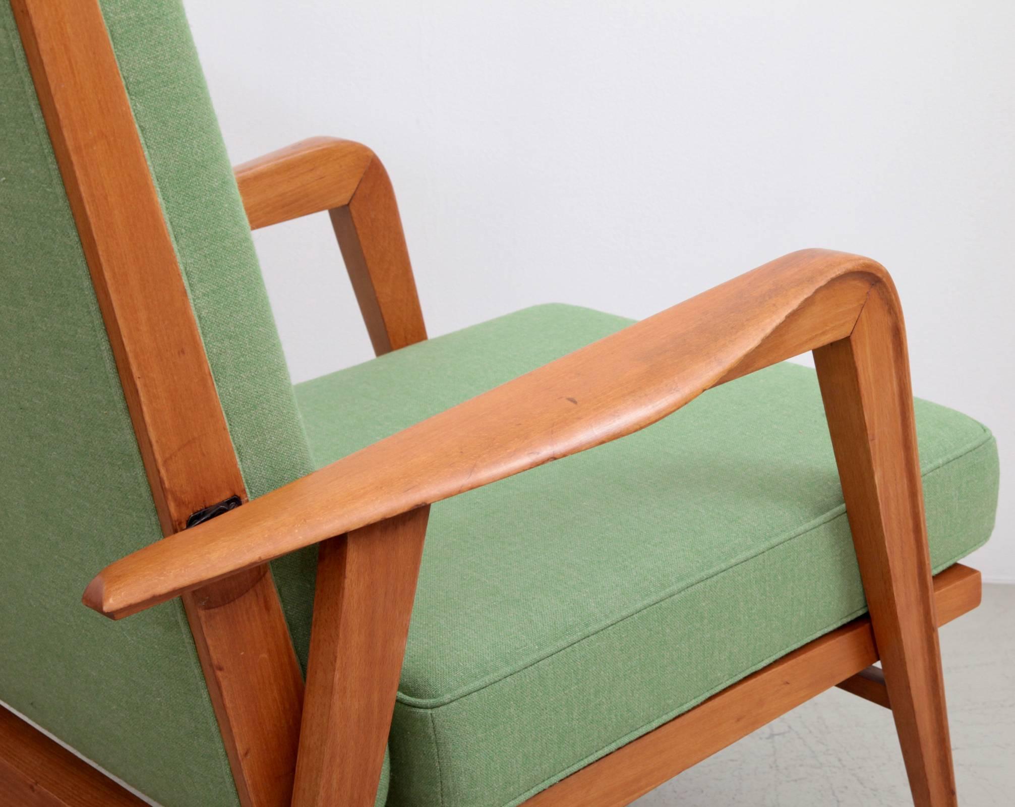 Milieu du XXe siècle Paire de fauteuils de salon neufs tapissés Etienne Henri Martin