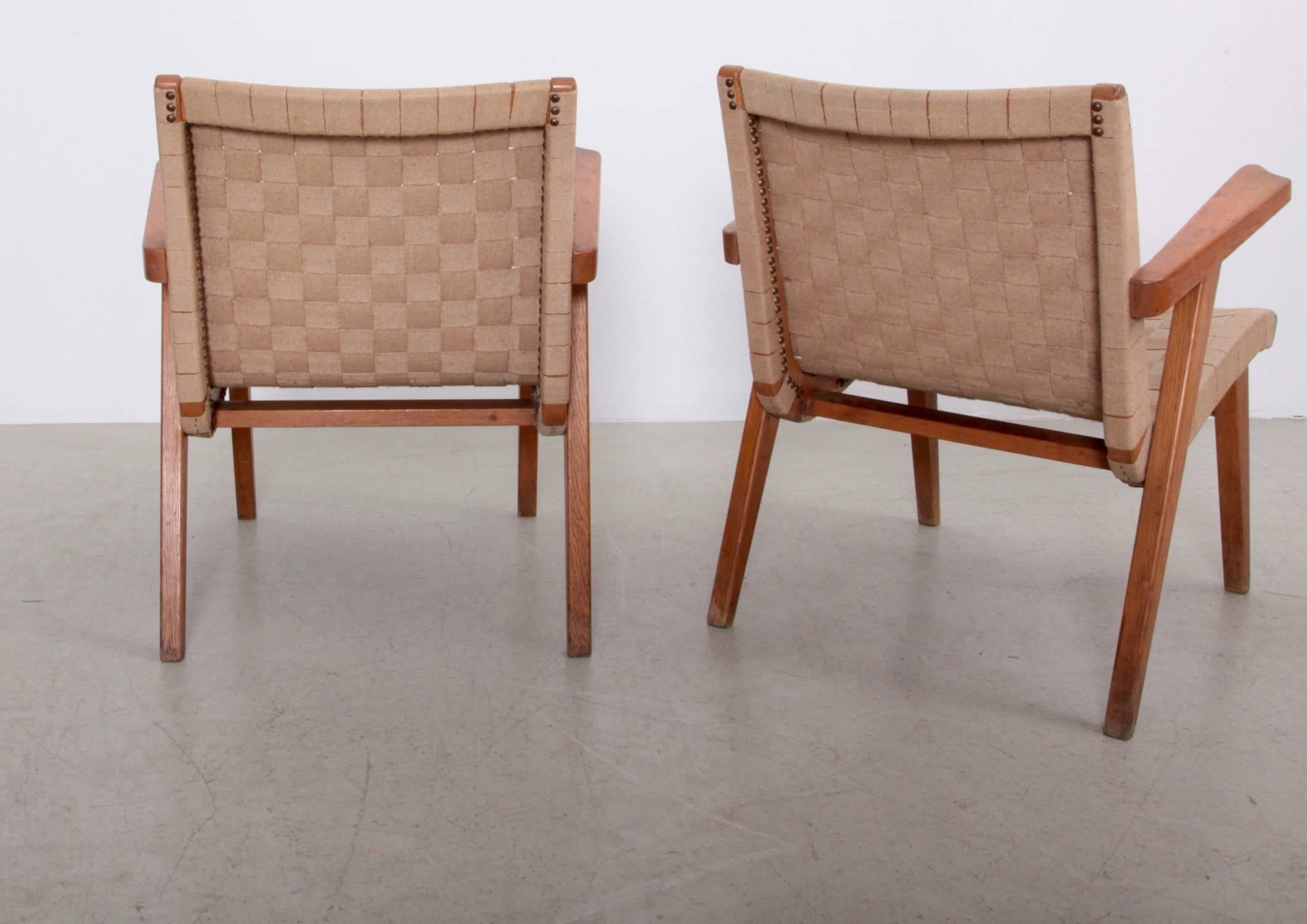 Mid-Century Modern Pair of Jens Risom Lounge Arm Chairs in Solid Oak for Knoll, France
