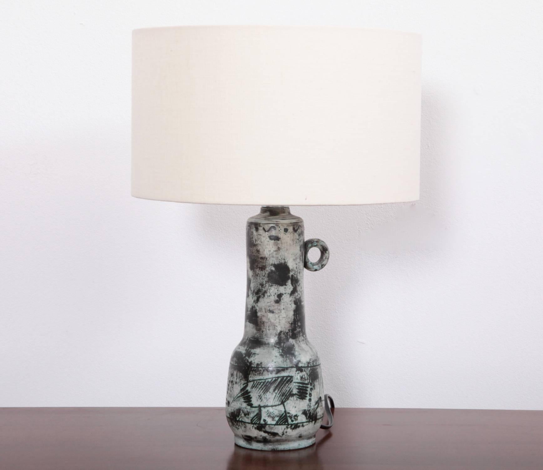Jacques Blin table lamp with mottled glaze and decorative etchings. No chips! 1xE14 Bulb. Size is including shade. Base has a height of 25 cm / 9.8