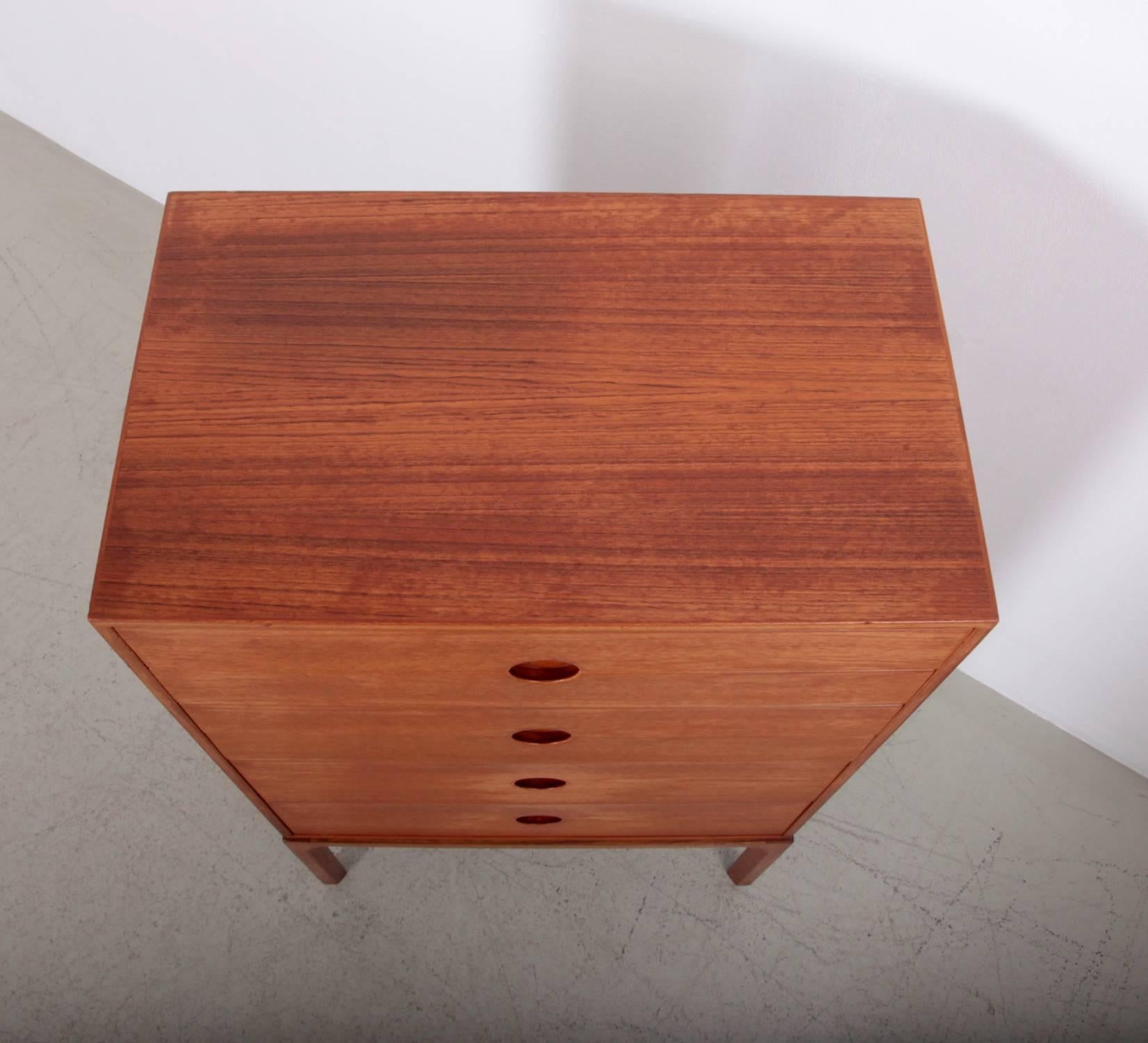 Chest of Drawers Commode by Aksel Kjersgaard for Odder Mod. 385 In Good Condition In Berlin, DE