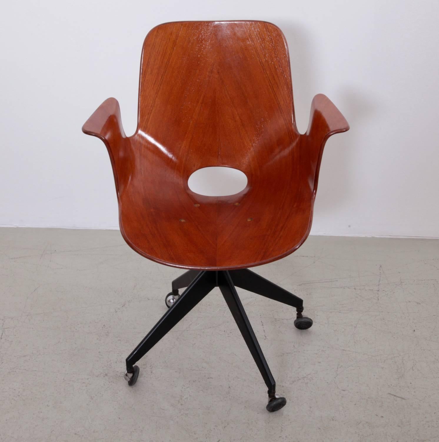 Mid-Century Modern Rare Medea Office Chair with Roles by Vittorio Nobili
