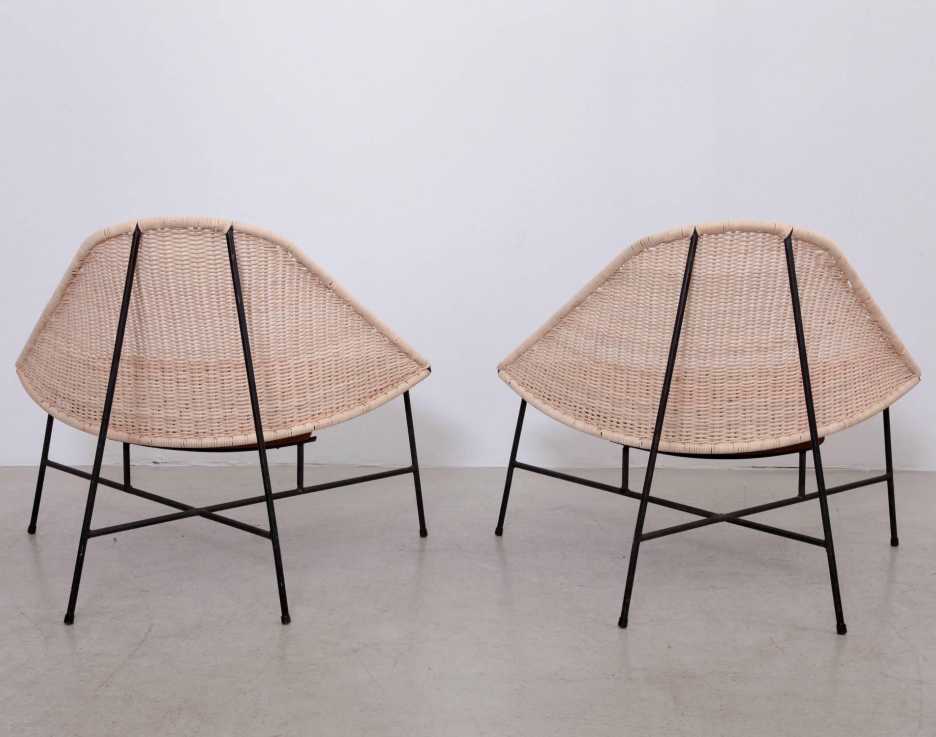 American Pair of Arthur Umanoff Lounge Chairs for Raymor