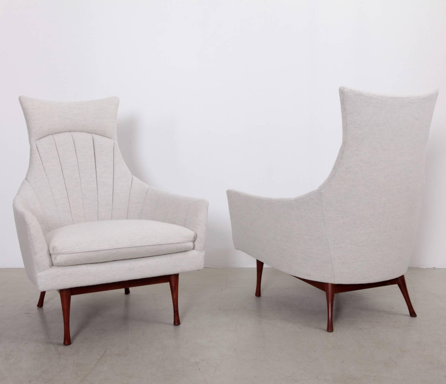 Mid-Century Modern Pair of Paul McCobb Symmetric Group Lounge Chairs by Widdicomb