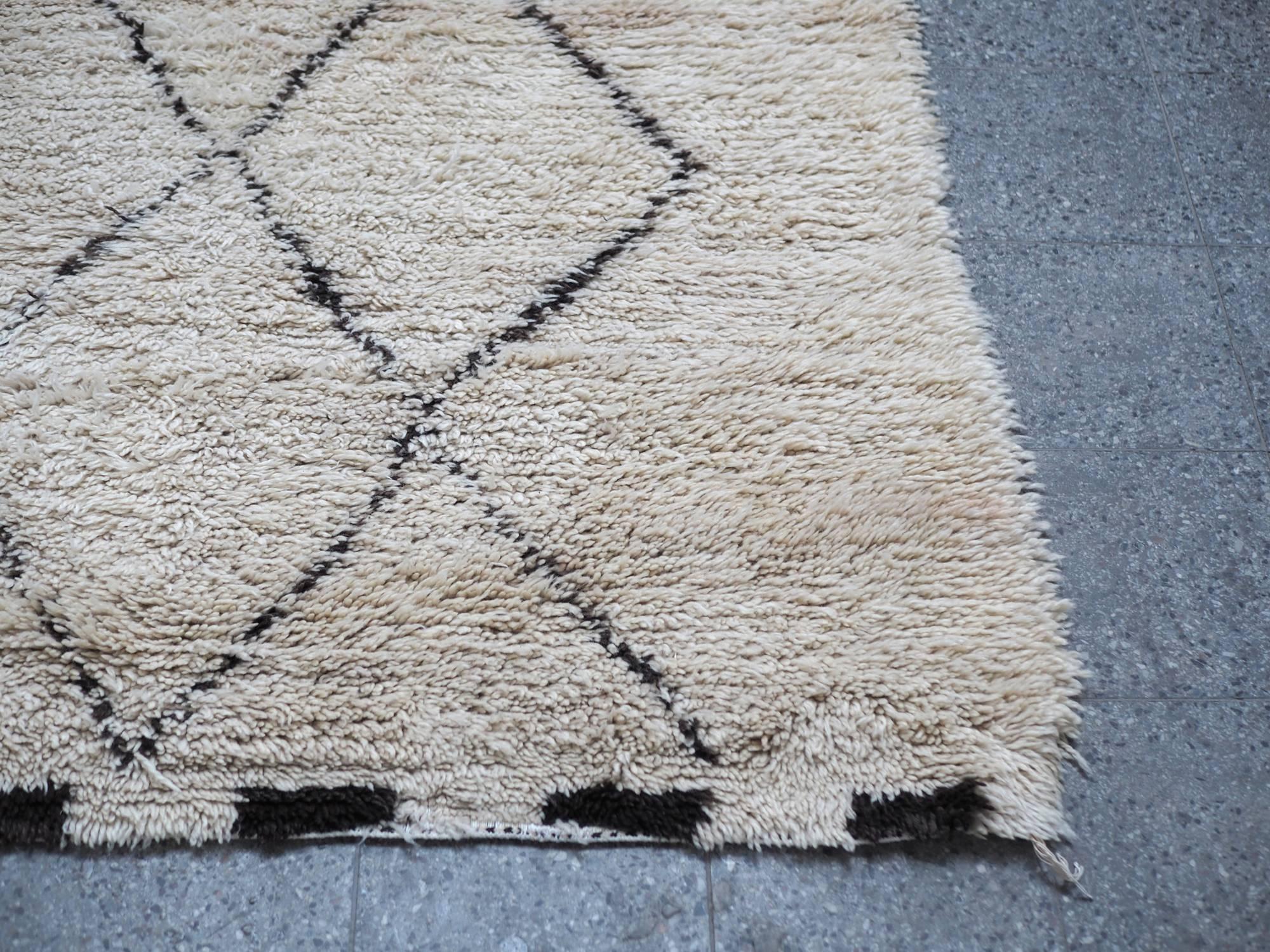 Hand-Woven Vintage Beni Ourain Moroccan Rug with Three Column Diamond Pattern