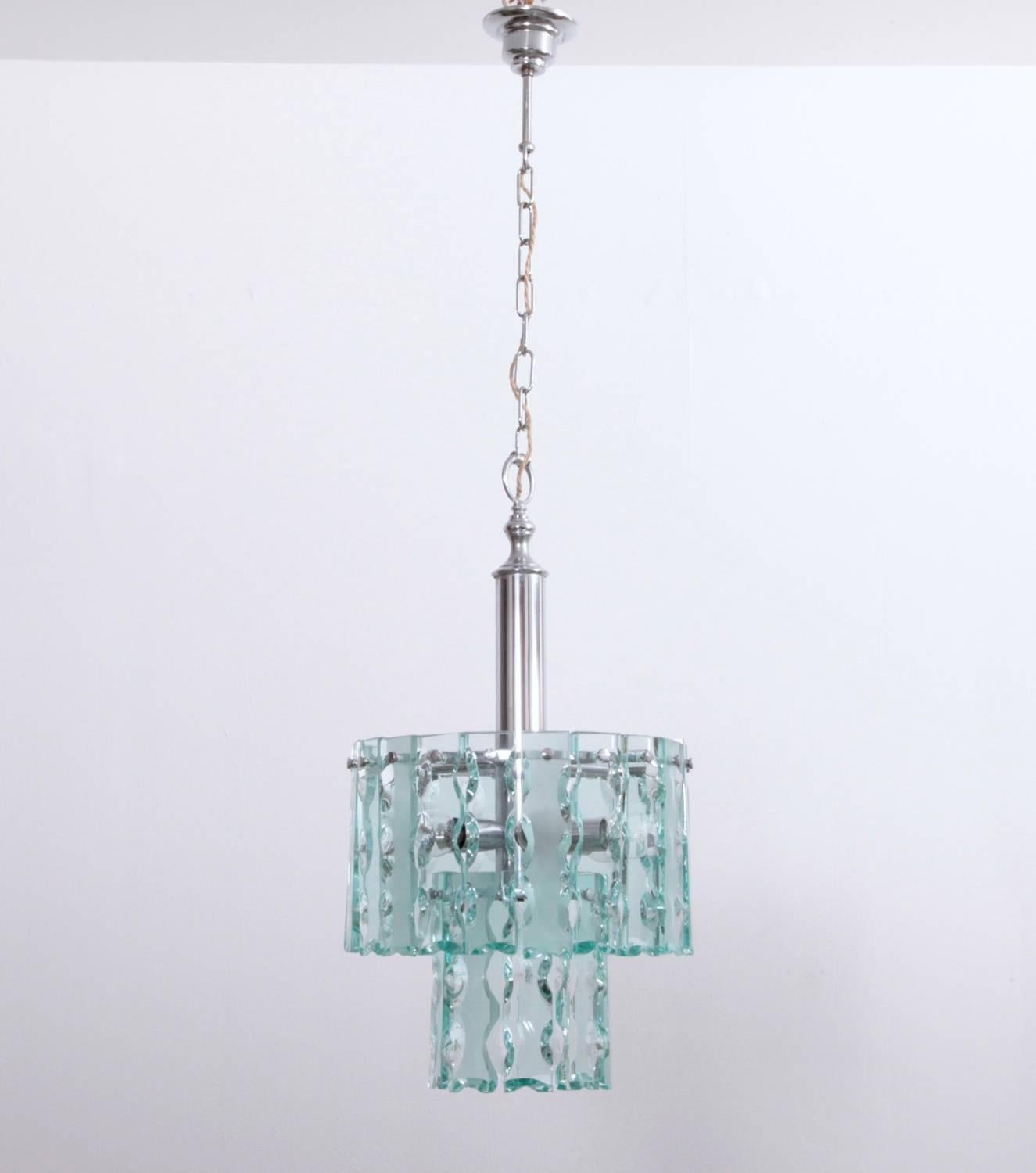 Fontana Arte Style Two-Tier Glass Chandelier (Moderne der Mitte des Jahrhunderts)