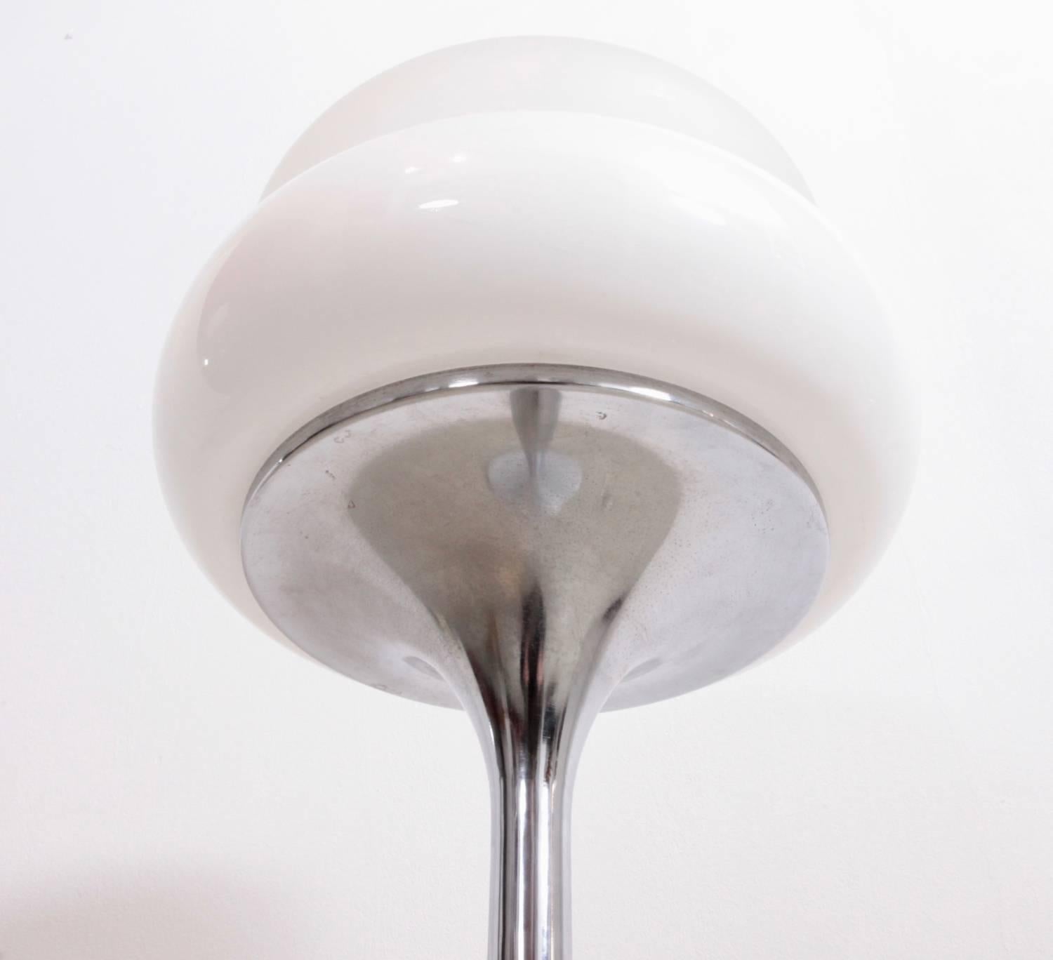 Italian 1970s Floor Lamp with Glass/ Lucite Shade in the Manner of Tobia Scarpa In Excellent Condition In Berlin, DE