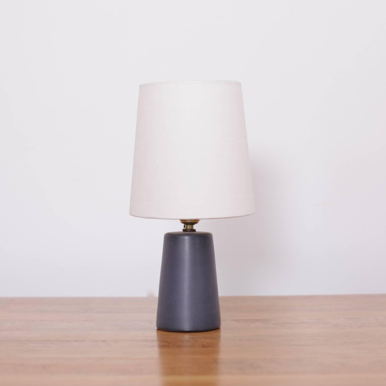 Mid-Century Modern Stoneware Table Lamp by Gordon Martz for Marshall Studios Inc., Dark Grey