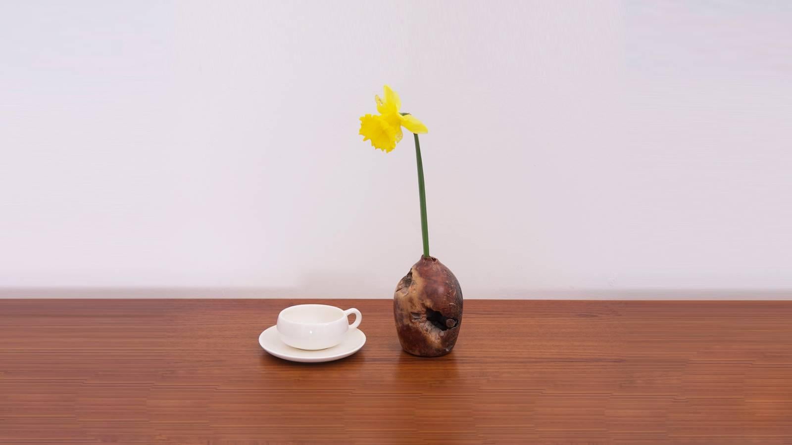 Burl Wood Vase from California, Signed In Excellent Condition In Berlin, DE
