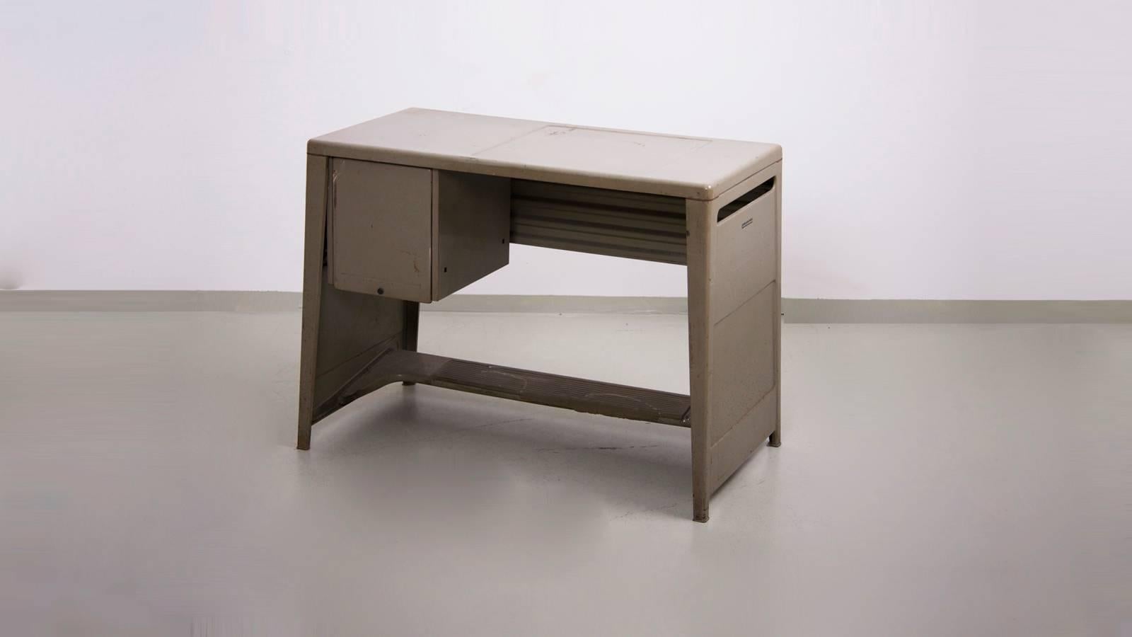 Mid-Century Modern Ladies Desk by Olivetti Synthesis in Metal