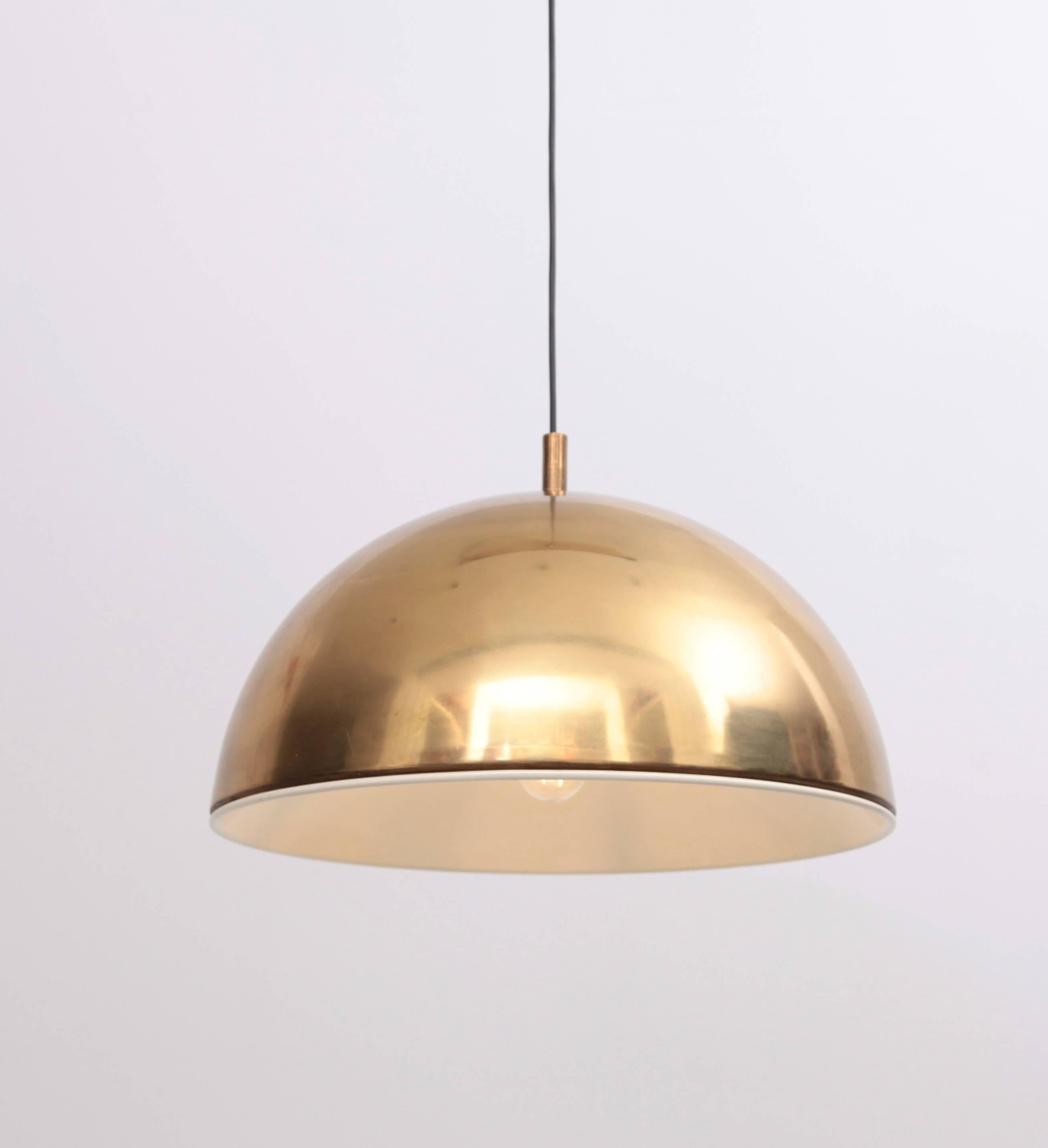Huge Brass Pendant Lamp from 1960s Italy with White Enamel Inner Shade In Good Condition In Berlin, DE