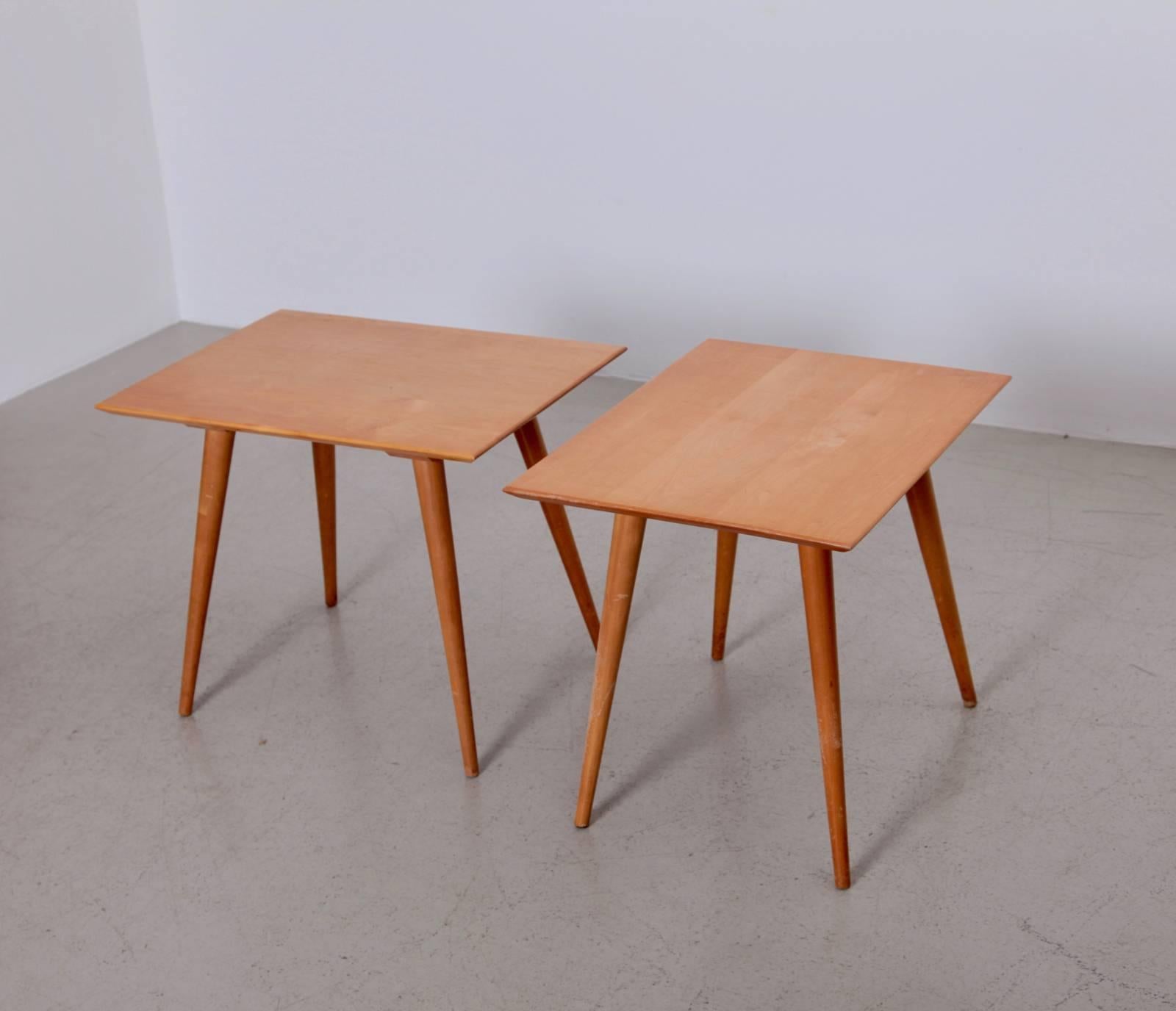 Nice pair of blonde Paul McCobb Planner group side tables.
A McCobb Classic. Very good original condition.

