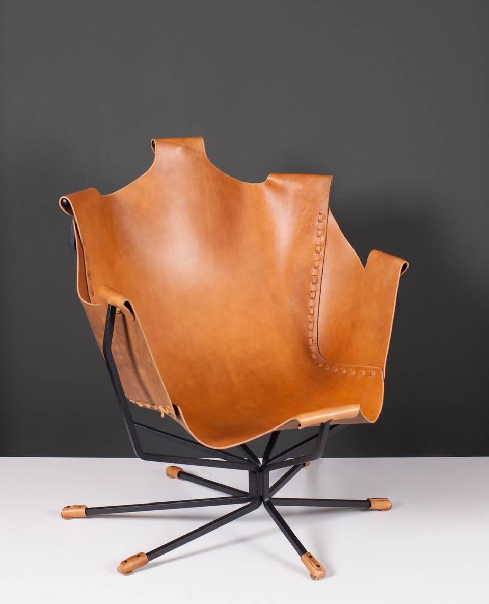 Mid-Century Modern Fauteuil de salon Flight of Fancy en cuir brun cognac de Dan Wenger en vente