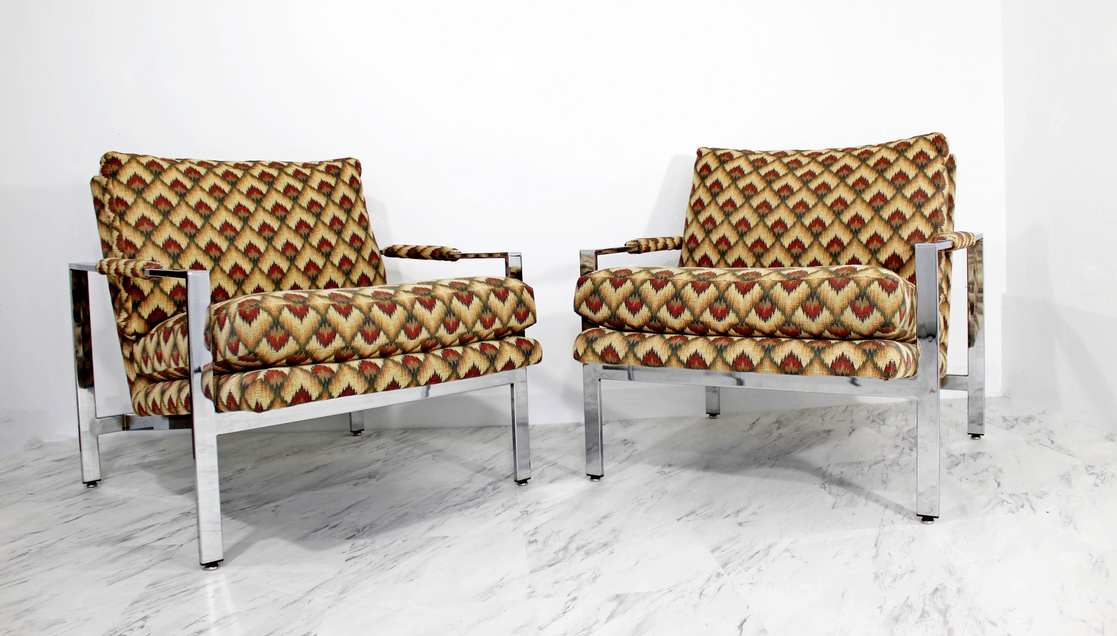 For your consideration is a fabulous pair of lounge chairs by Milo Baughman. The chairs are In excellent condition. The dimensions are 28.5