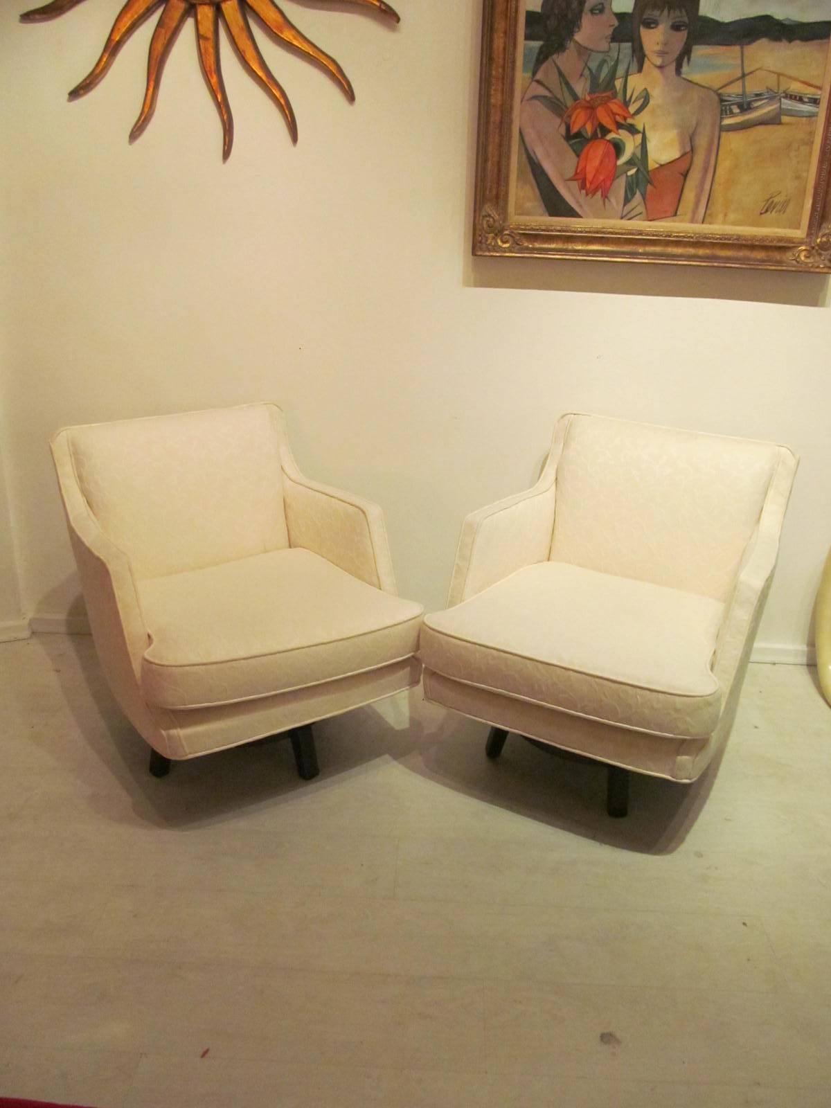 Edward Wormley for Dunbar Pair of Swivel Chairs In Good Condition In Keego Harbor, MI