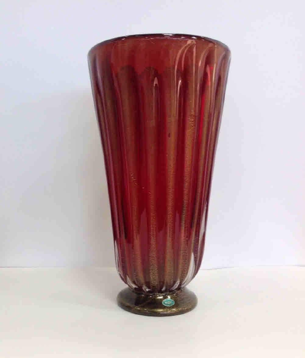 Archimede Seguso monumental Murano vase, circa 1950s. Retains an original label.