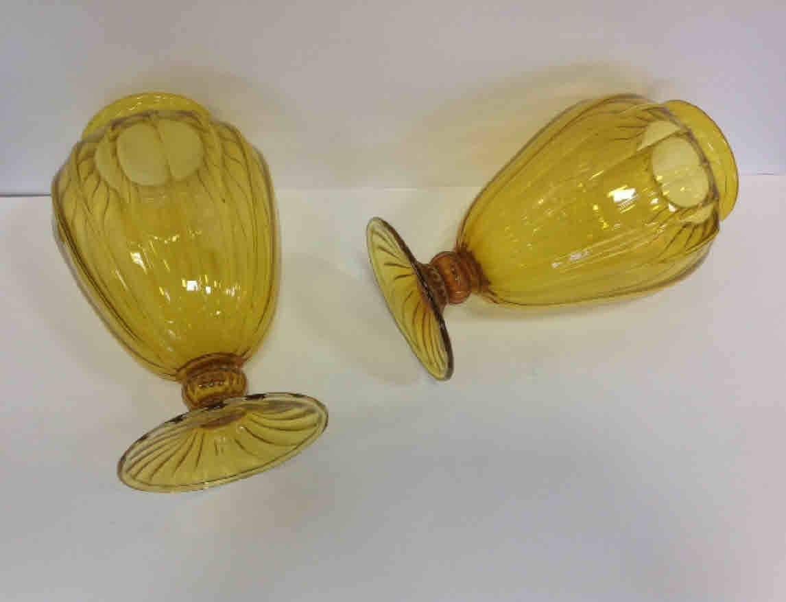 Pair of Vittorio Zecchin Murano Vases in Brilliant Yellow In Excellent Condition For Sale In Keego Harbor, MI