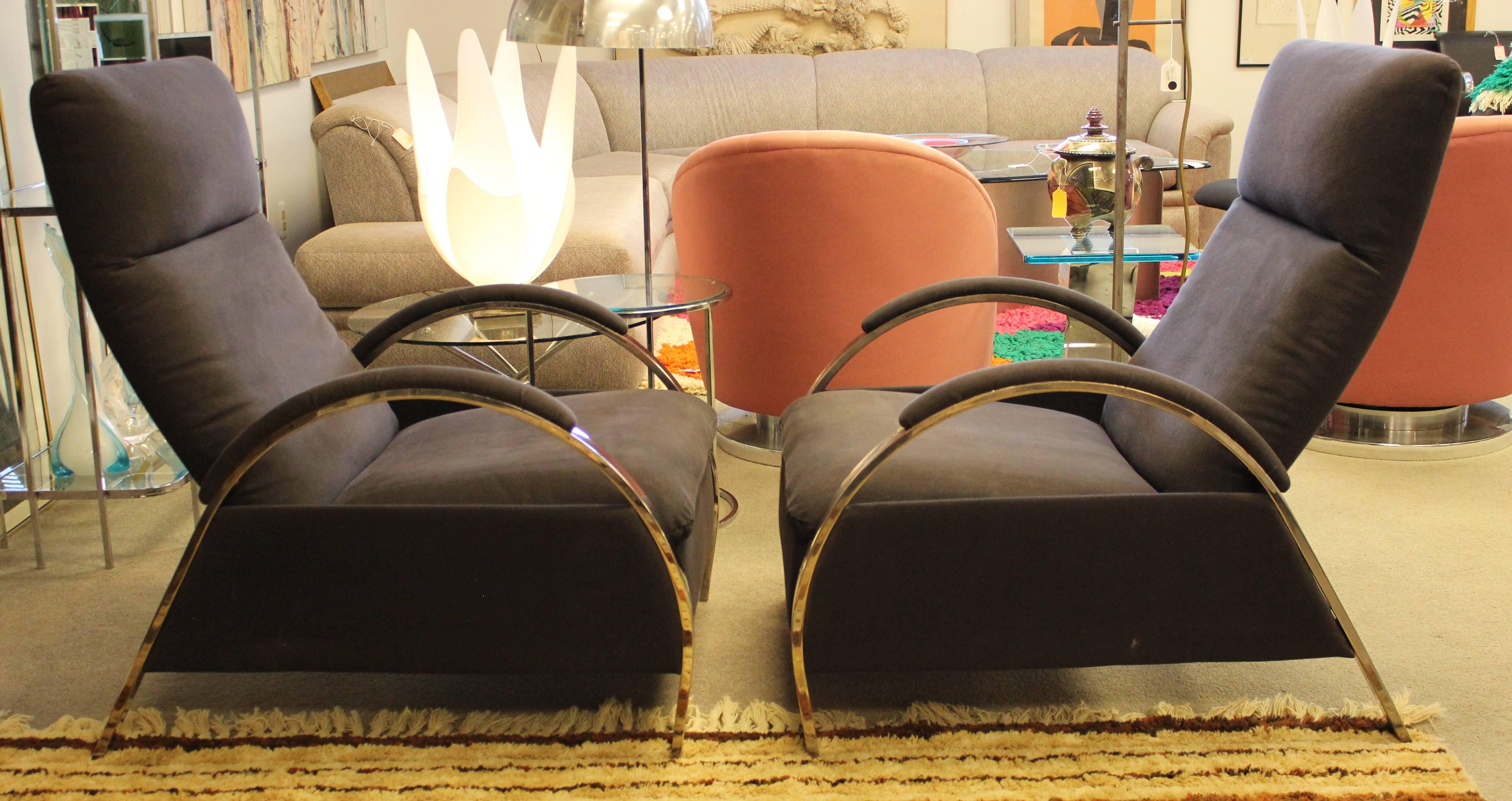 Beautiful pair of George Mulhauser for DIA reclining flat bar chrome and fabric lounge chairs that measure in at 29