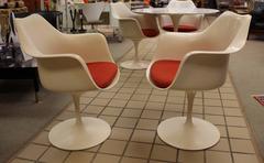 Saarinen for Knoll Marble Tulip Dining Table and Four Saarinen Armchairs