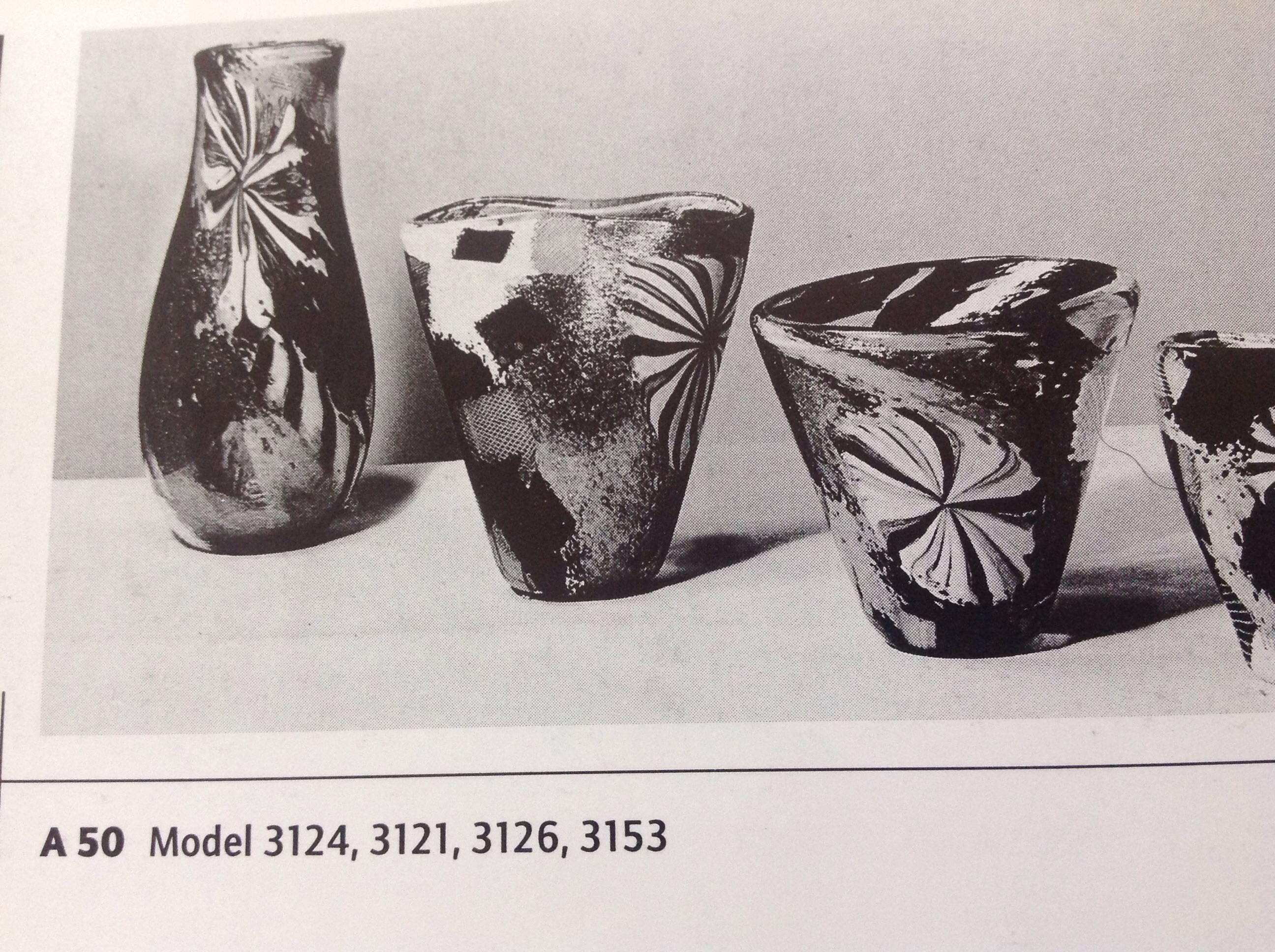 Nabucco Model 3121 Oriente Murano Vase by Dino Martens for Aureliano Toso In Excellent Condition In Keego Harbor, MI