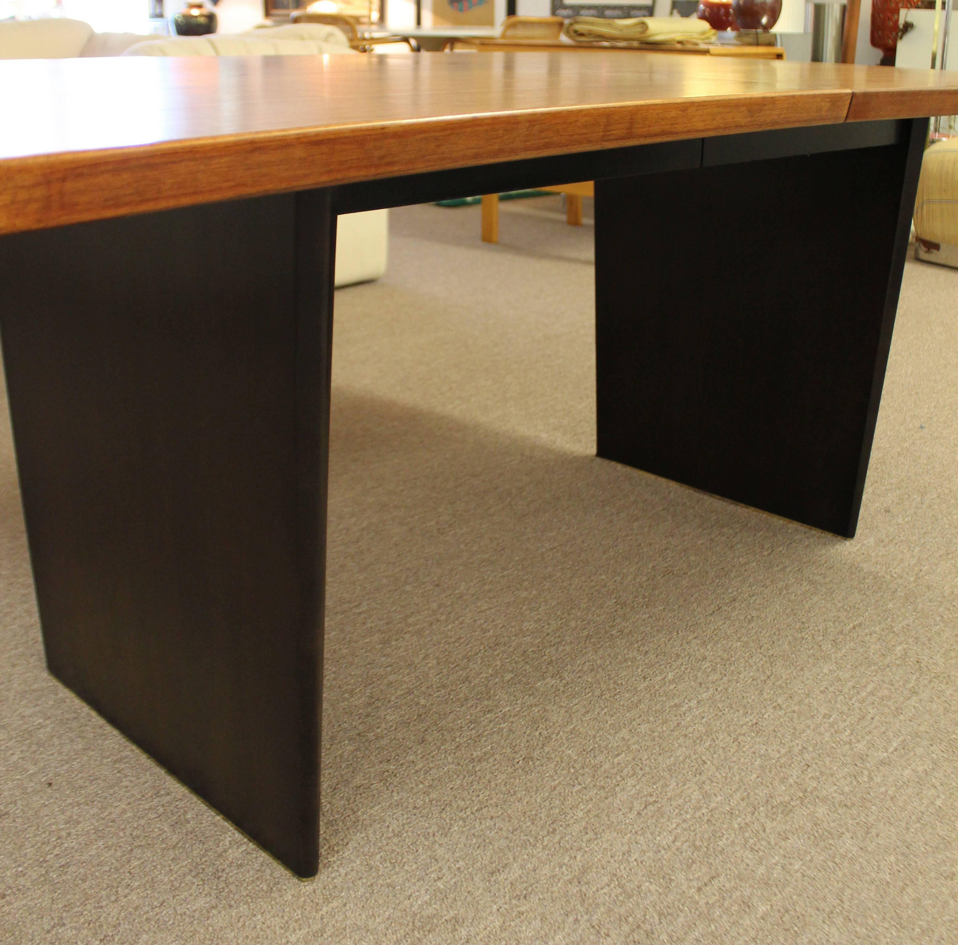 Harvey Probber Bow Tie Teak and Mahogany Dining Table In Excellent Condition In Keego Harbor, MI